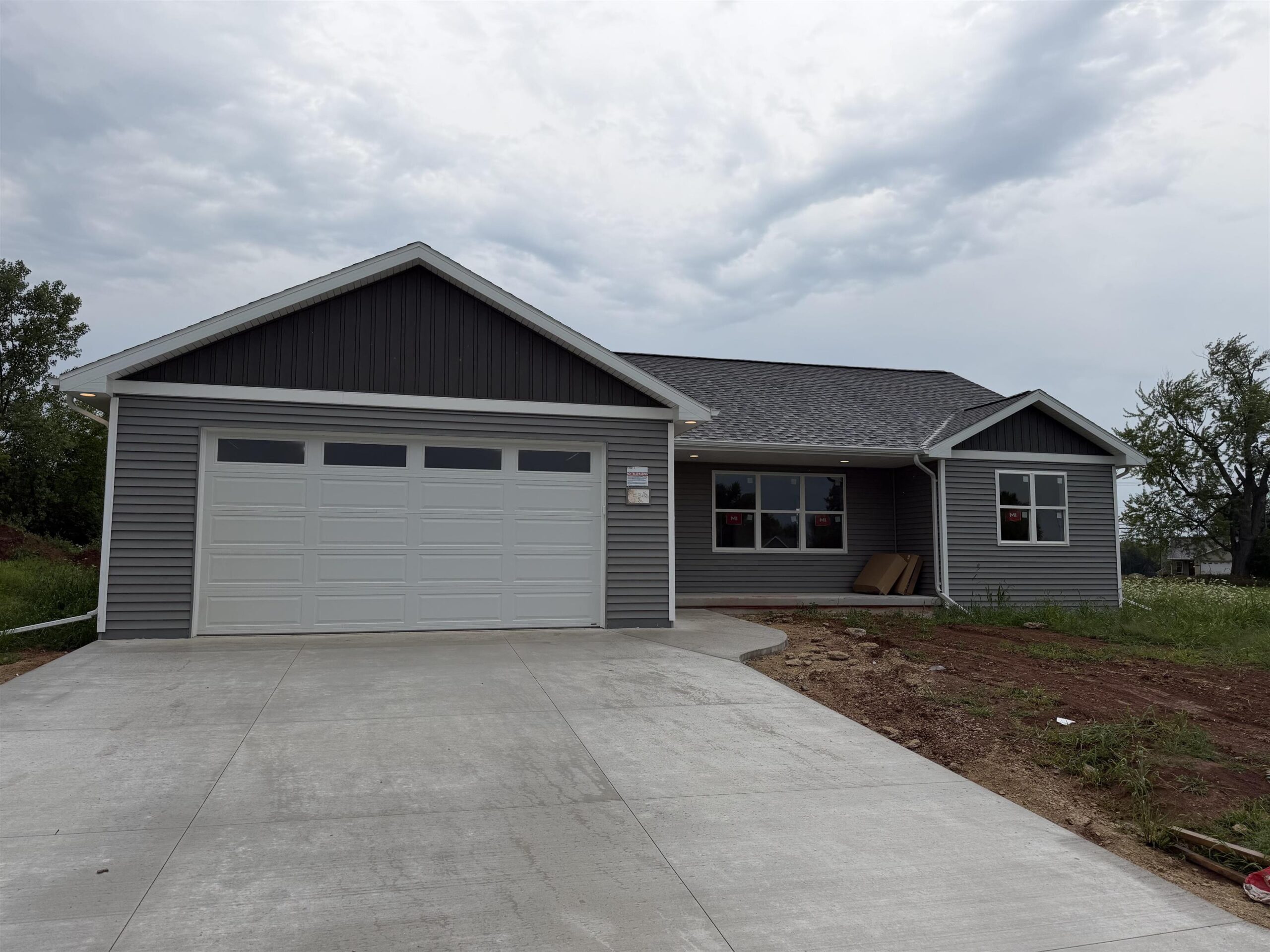 530 RIVERVIEW Drive property preview photograph