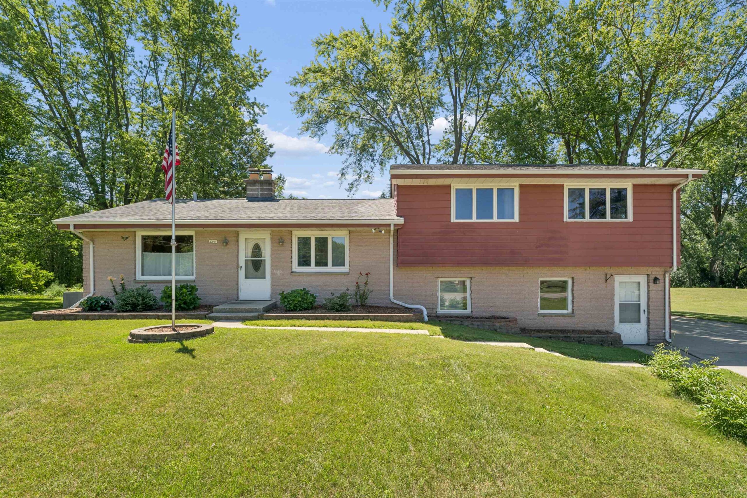 2241 WALLACE LAKE Road property preview photograph