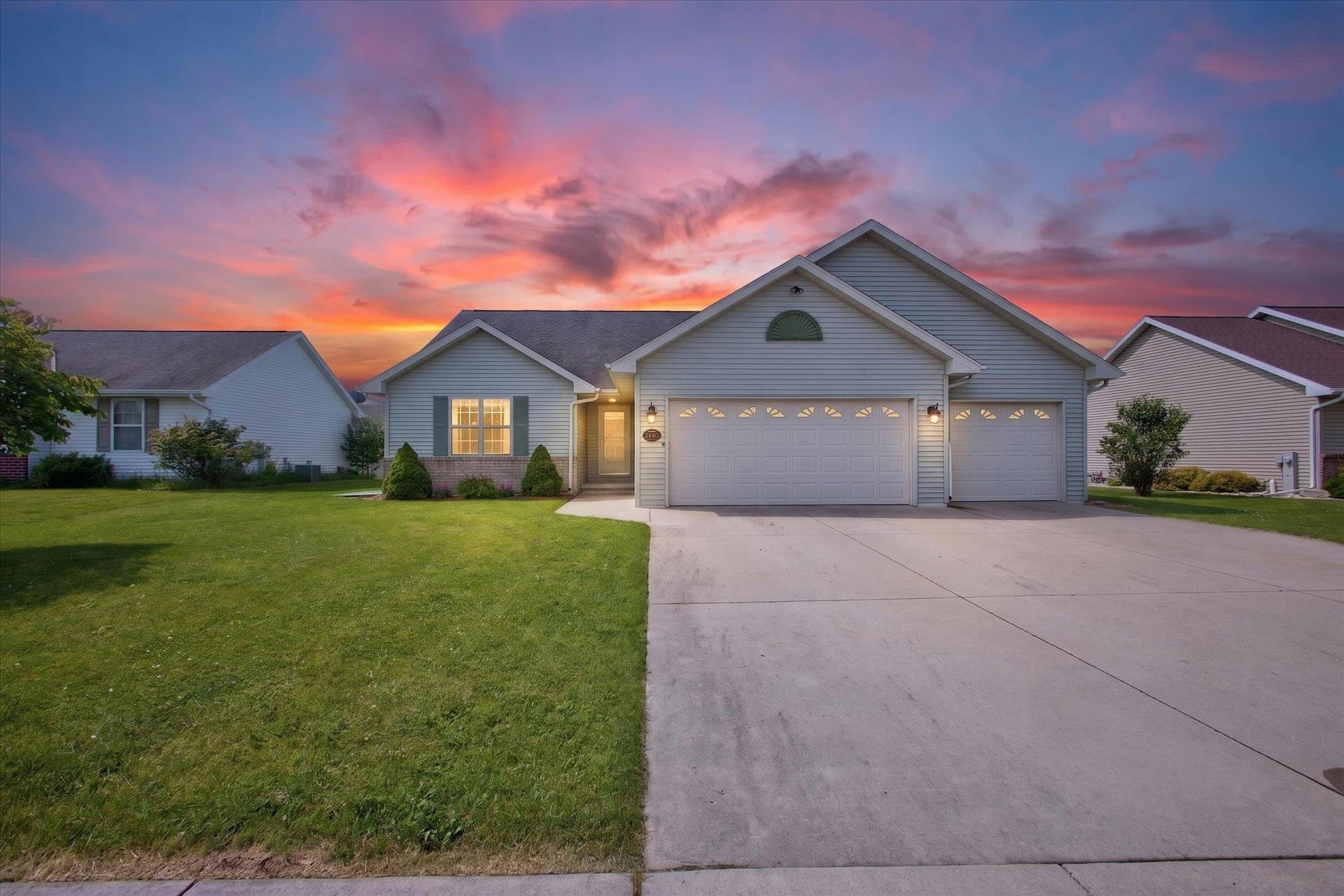 810 KILLARNY Trail property preview photograph
