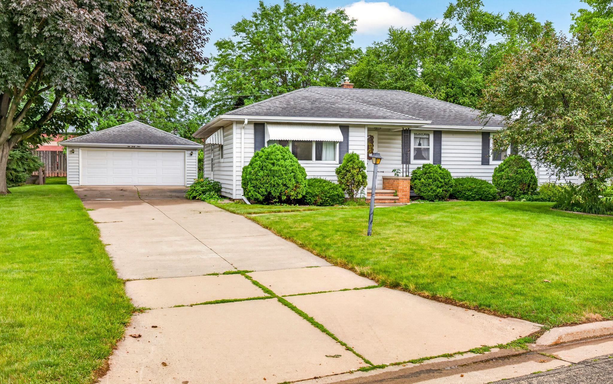 1049 GREGORY Street property preview photograph
