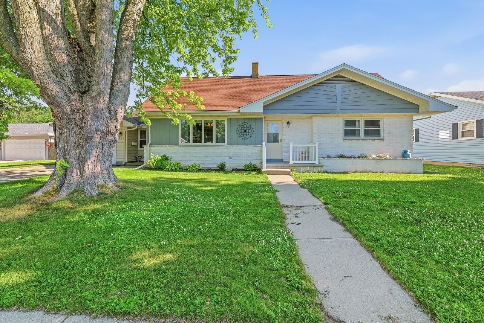 608 TULIP Lane property preview photograph