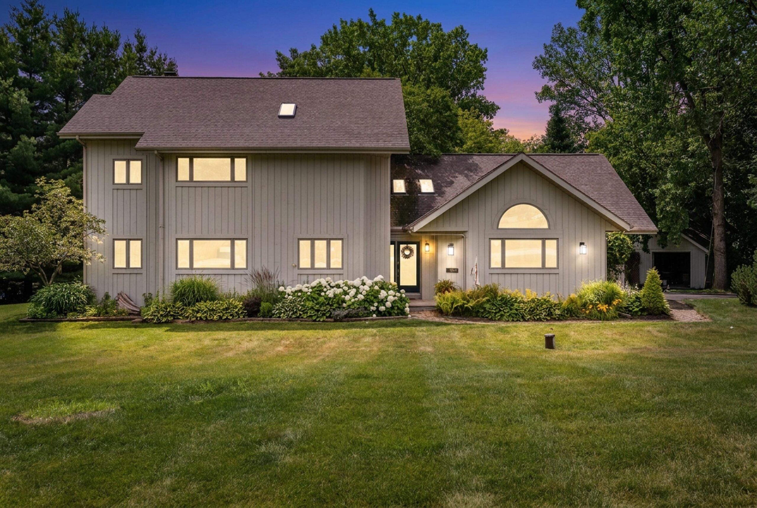 N5020 SUMMIT Drive property preview photograph