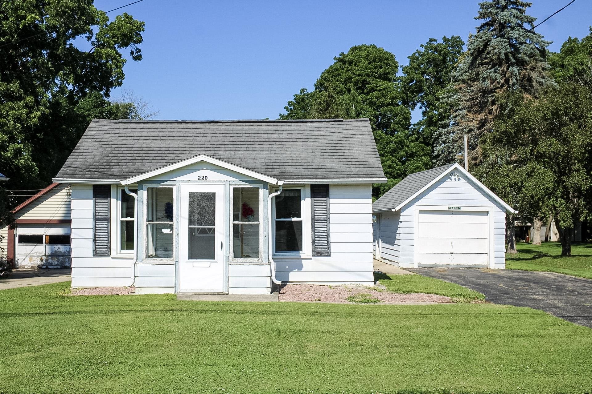 220 UNION Street property preview photograph