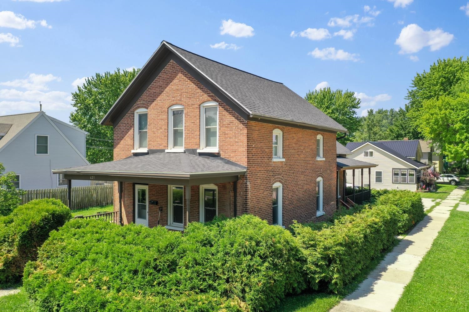 621 LEWIS Street property preview photograph
