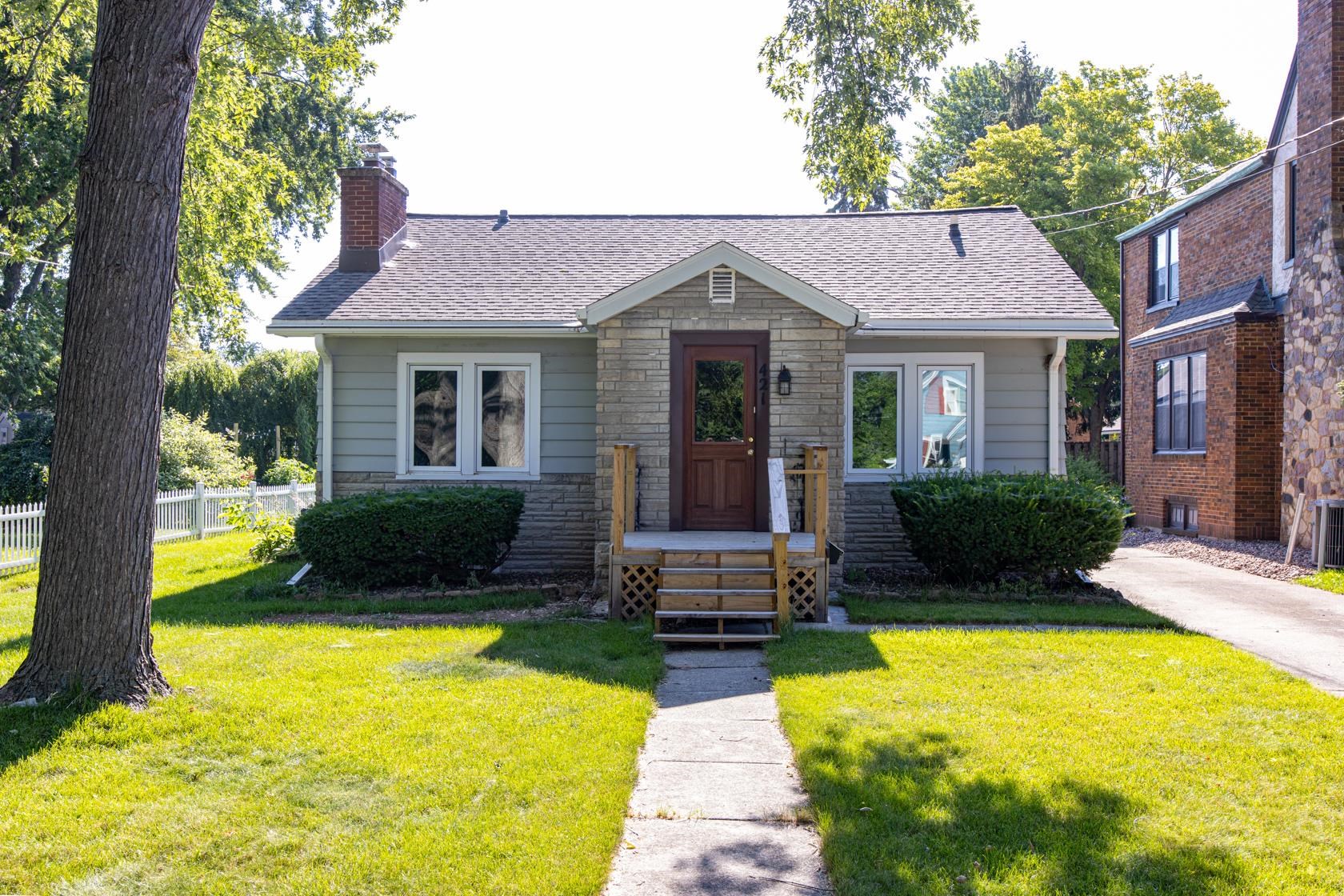 421 9TH Street property preview photograph
