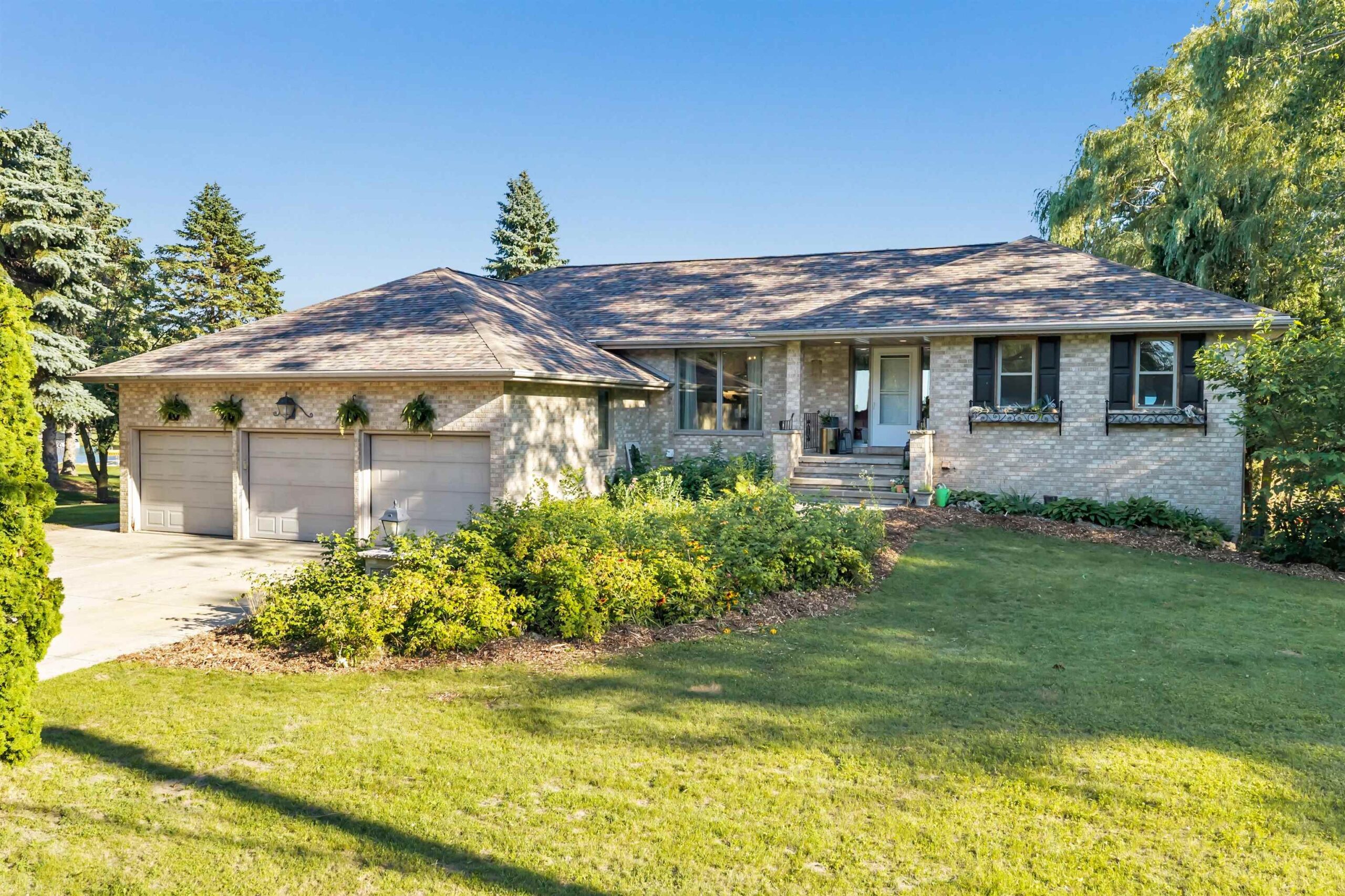 1259 HARBOR LIGHTS Road property preview photograph