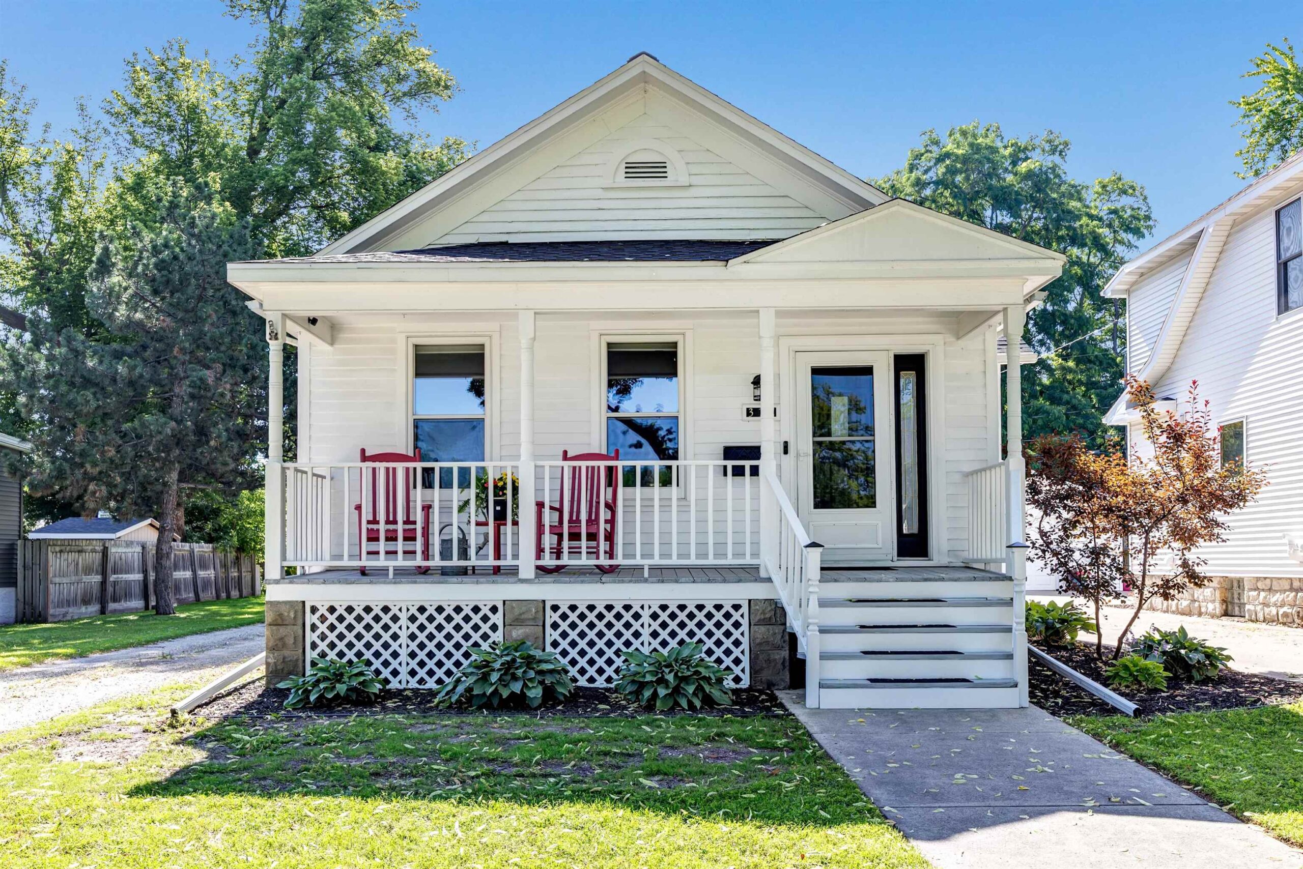317 S VAN BUREN Street property preview photograph