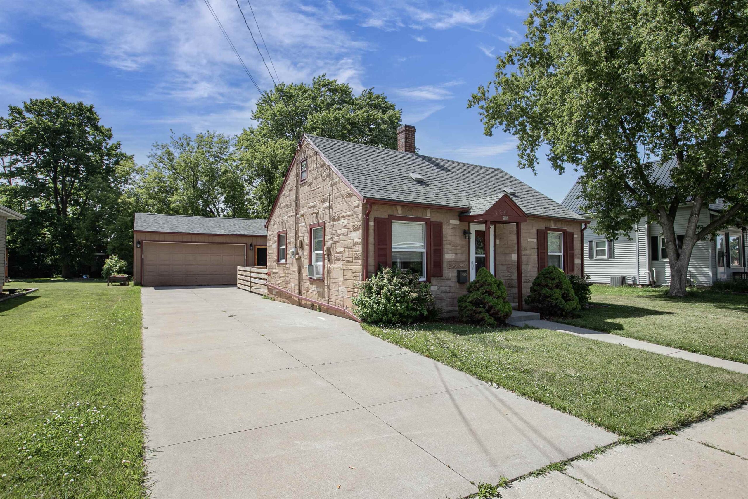 809 MONROE Street property preview photograph