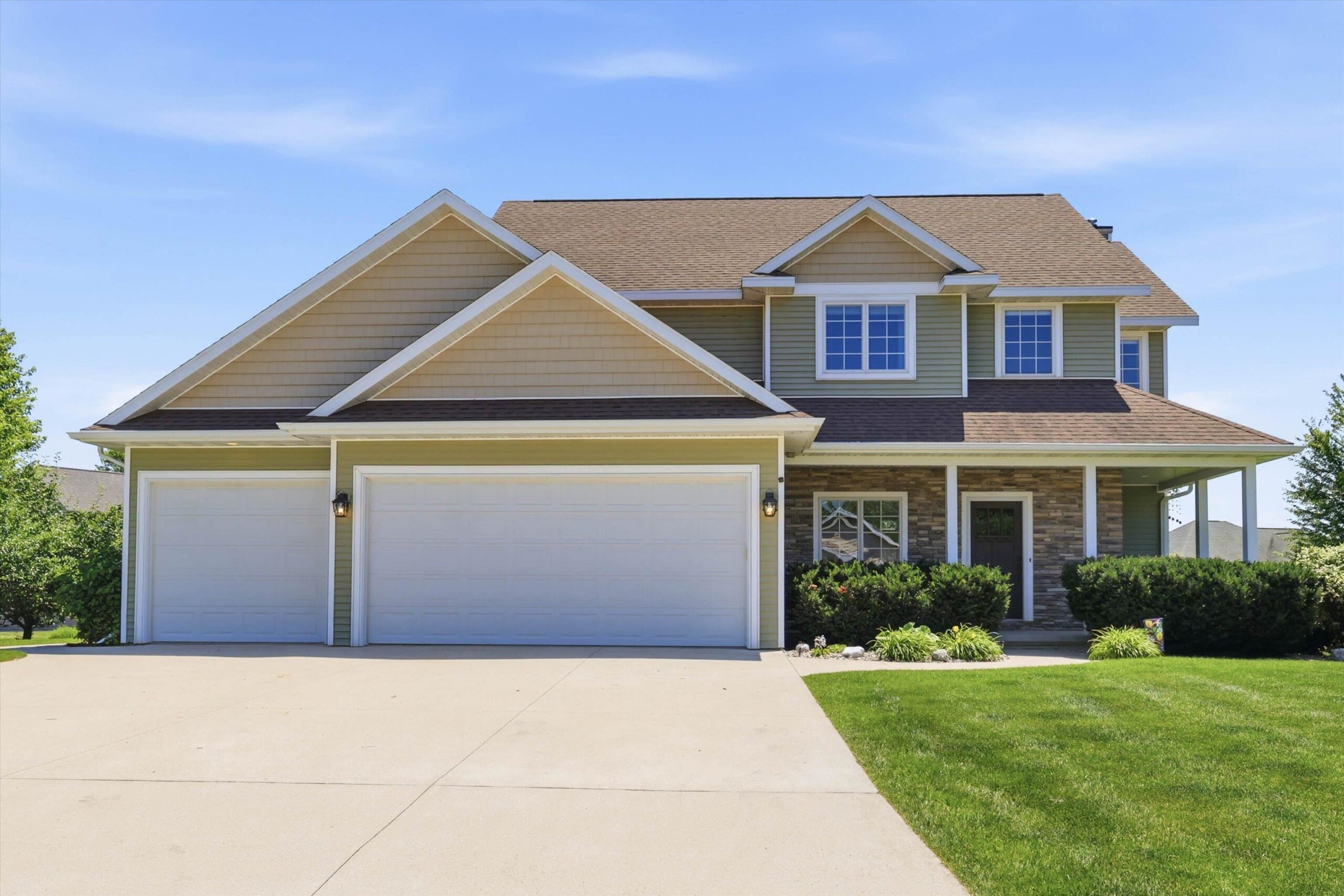 W5261 ARBOR VITAE Court property preview photograph