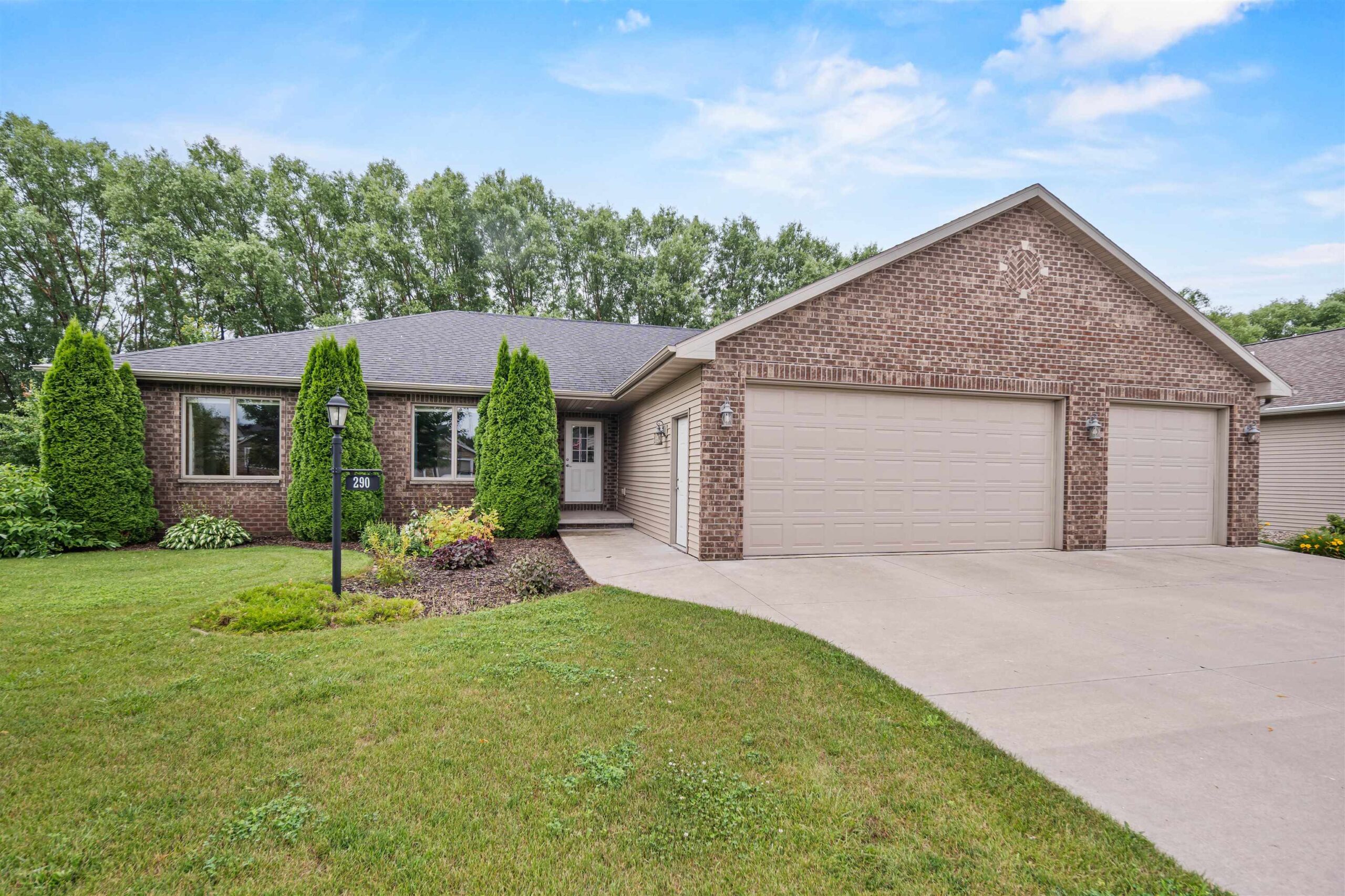 290 ROYAL ST PATS Drive property preview photograph