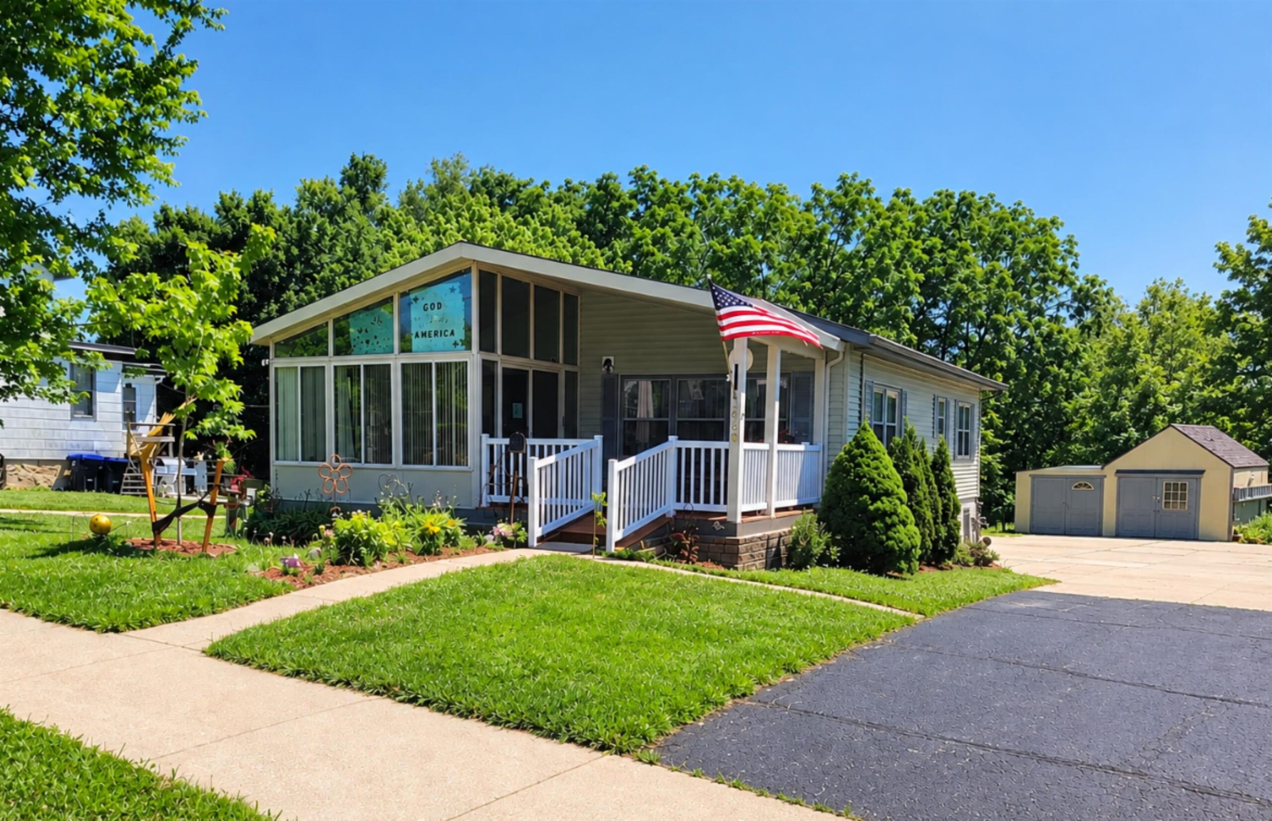 440 N MAIN Street property preview photograph
