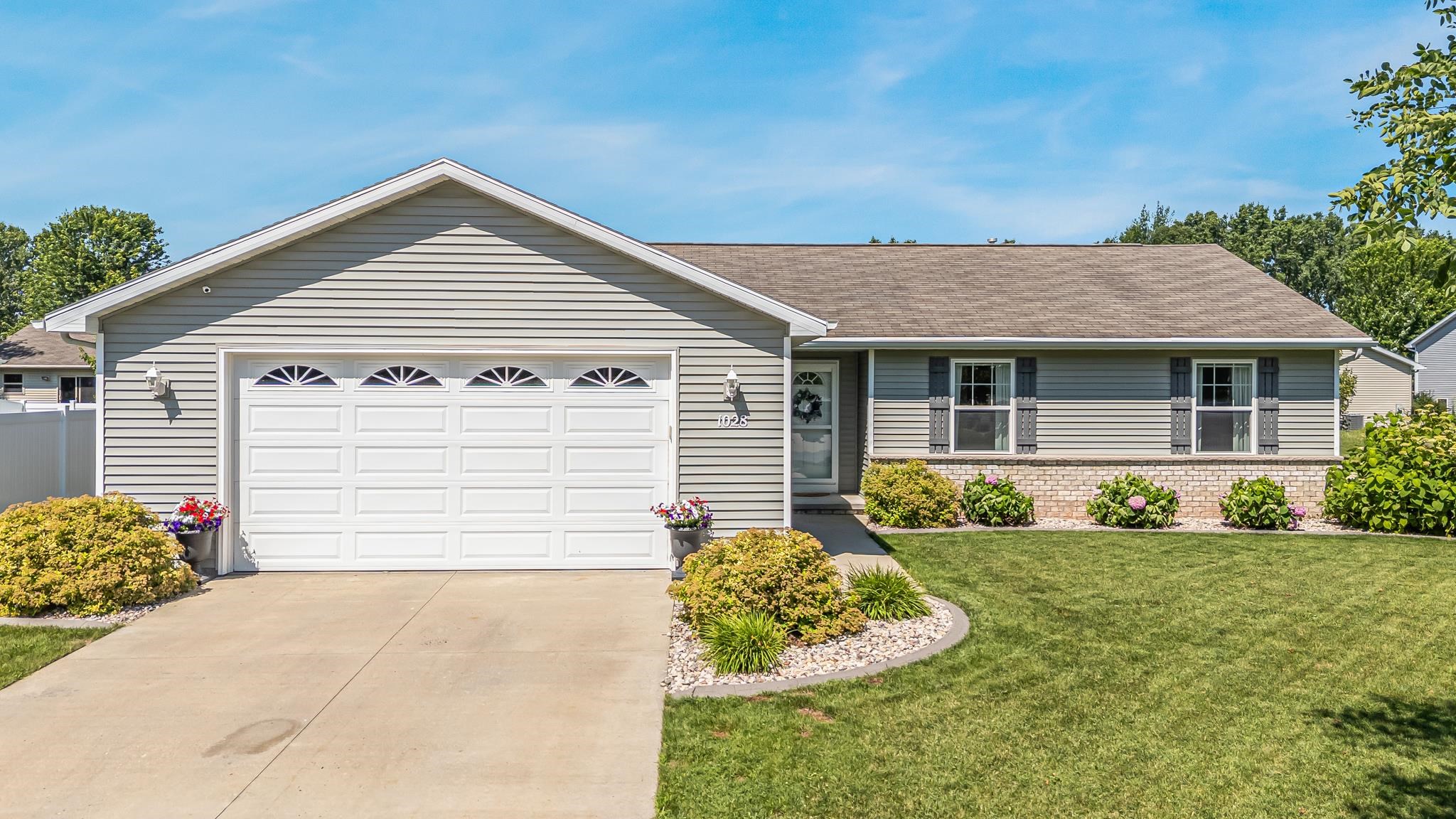 1028 DURHAM Lane property preview photograph