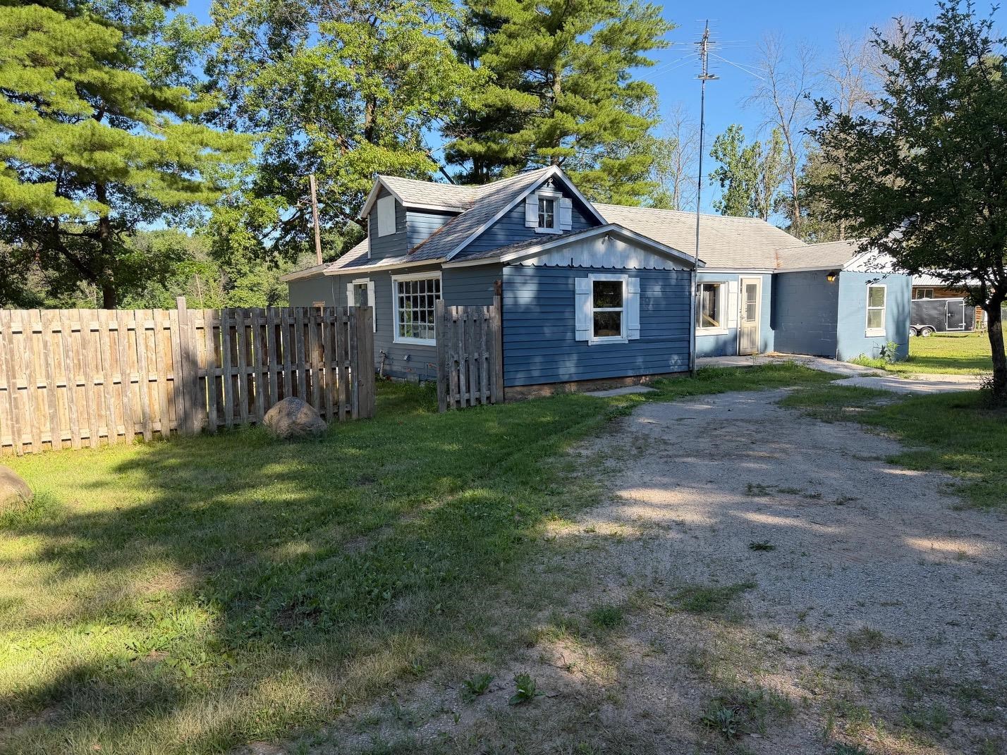 N2123 RIVER Drive property preview photograph