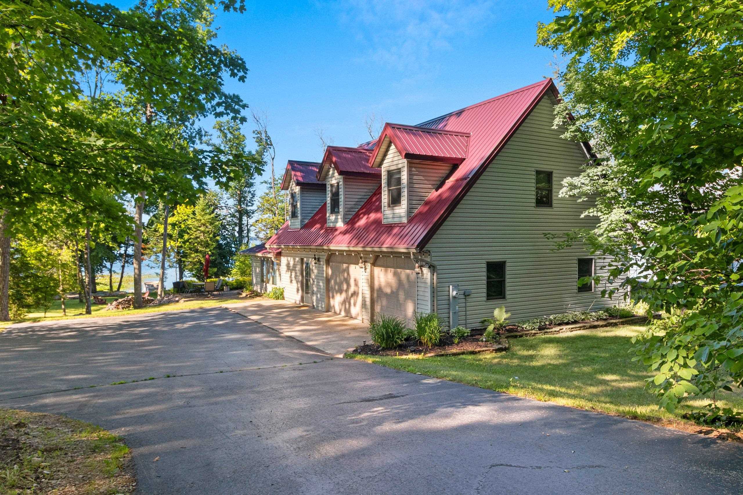 8995 N WHITE POTATO LAKE Road property preview photograph