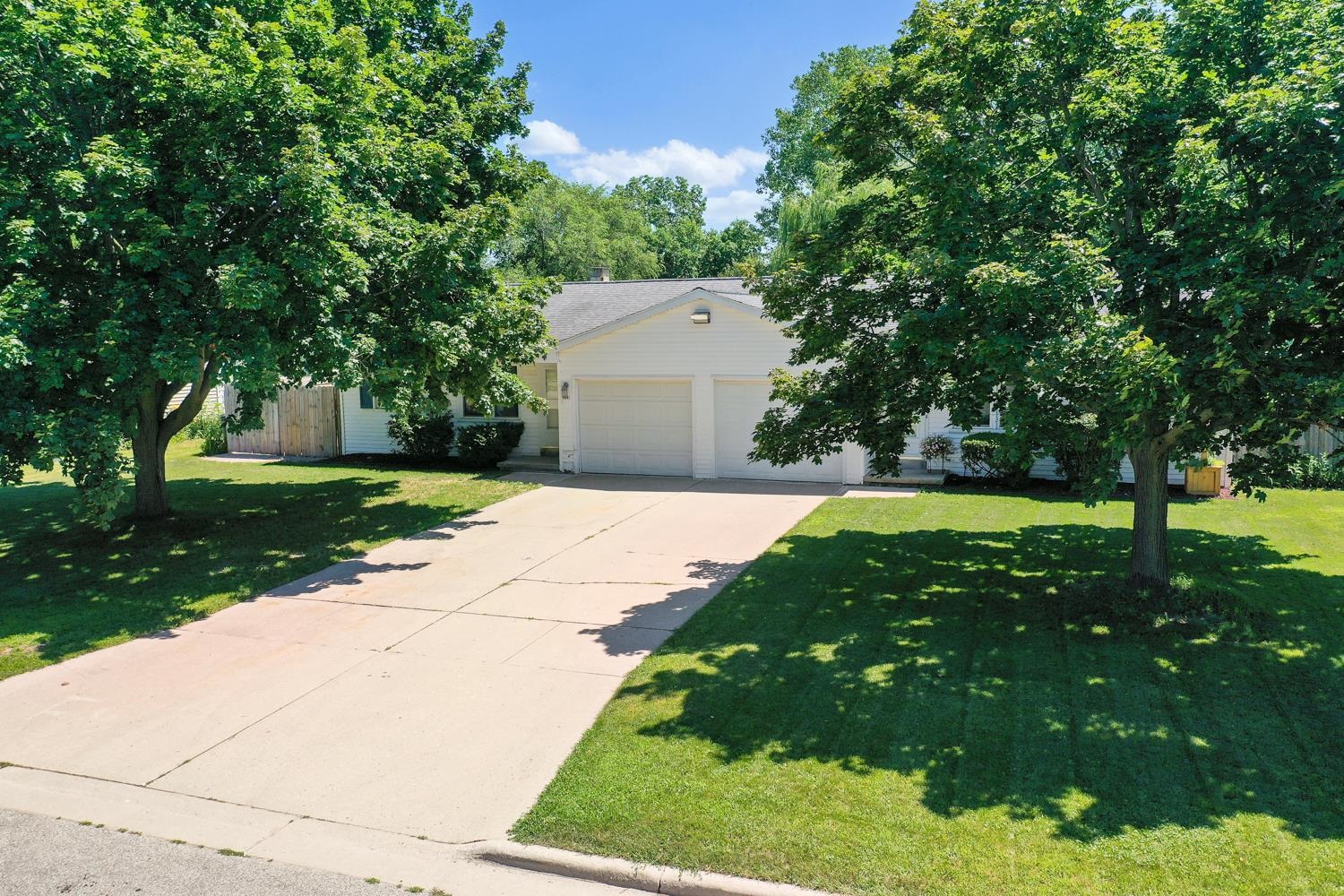 3641 EAST RIVER Drive property preview photograph
