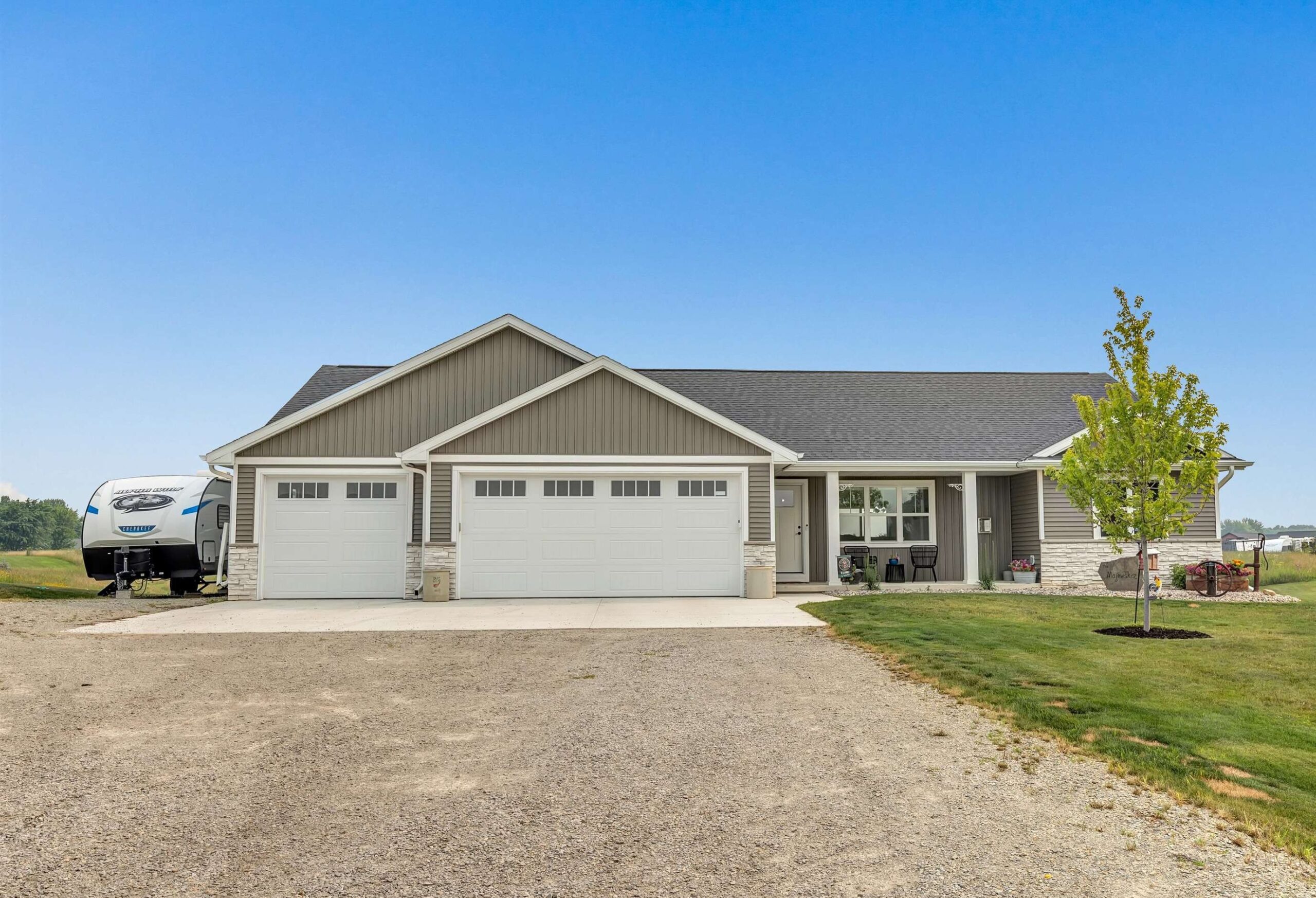7542 HIGHLAND MEADOW Court property preview photograph