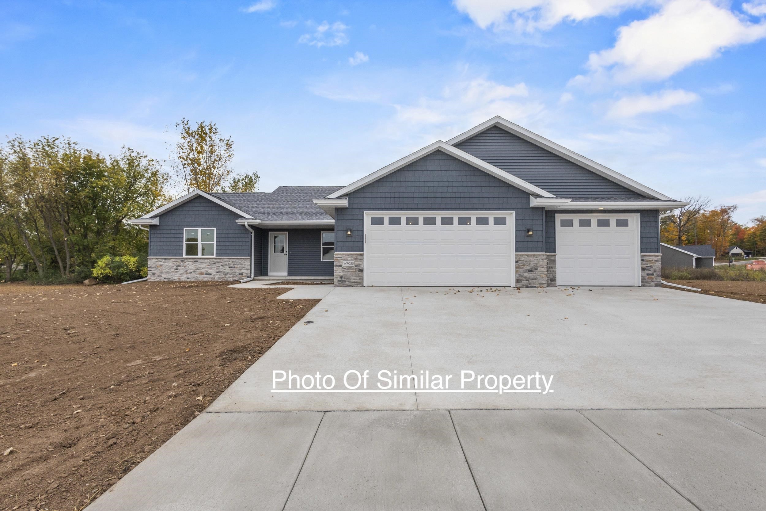 2677 VANDERBILT Drive property preview photograph