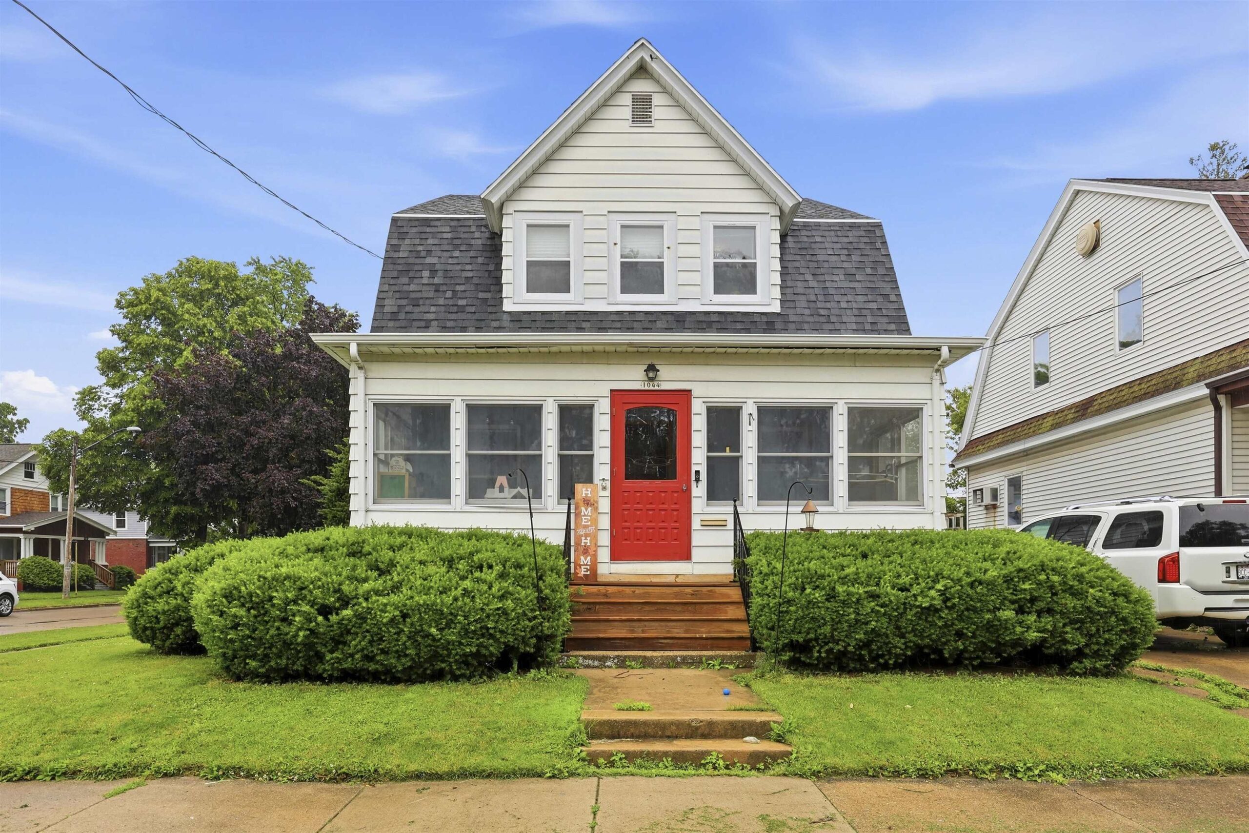 1044 MT VERNON Street property preview photograph