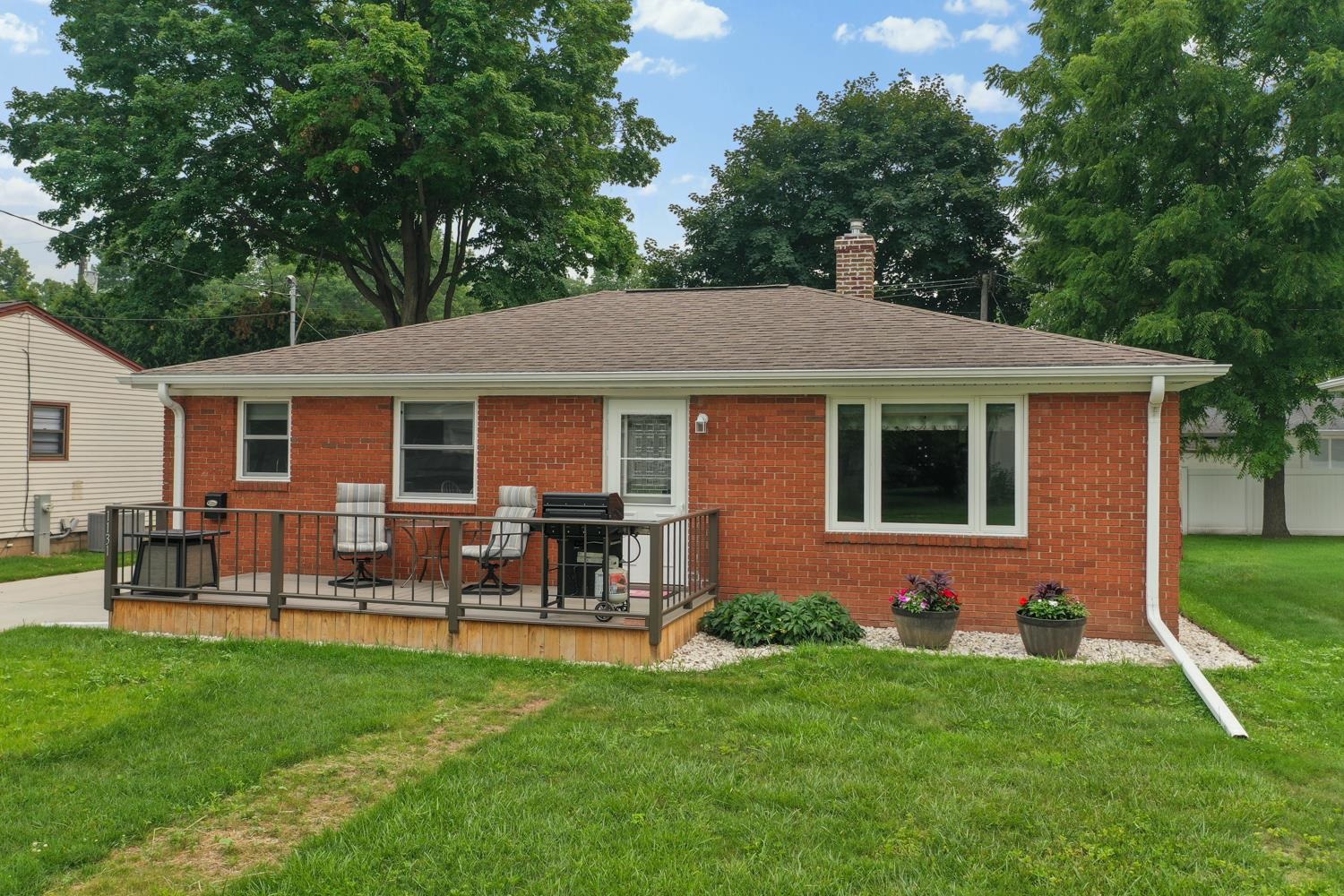 1131 LANGLADE Avenue property preview photograph