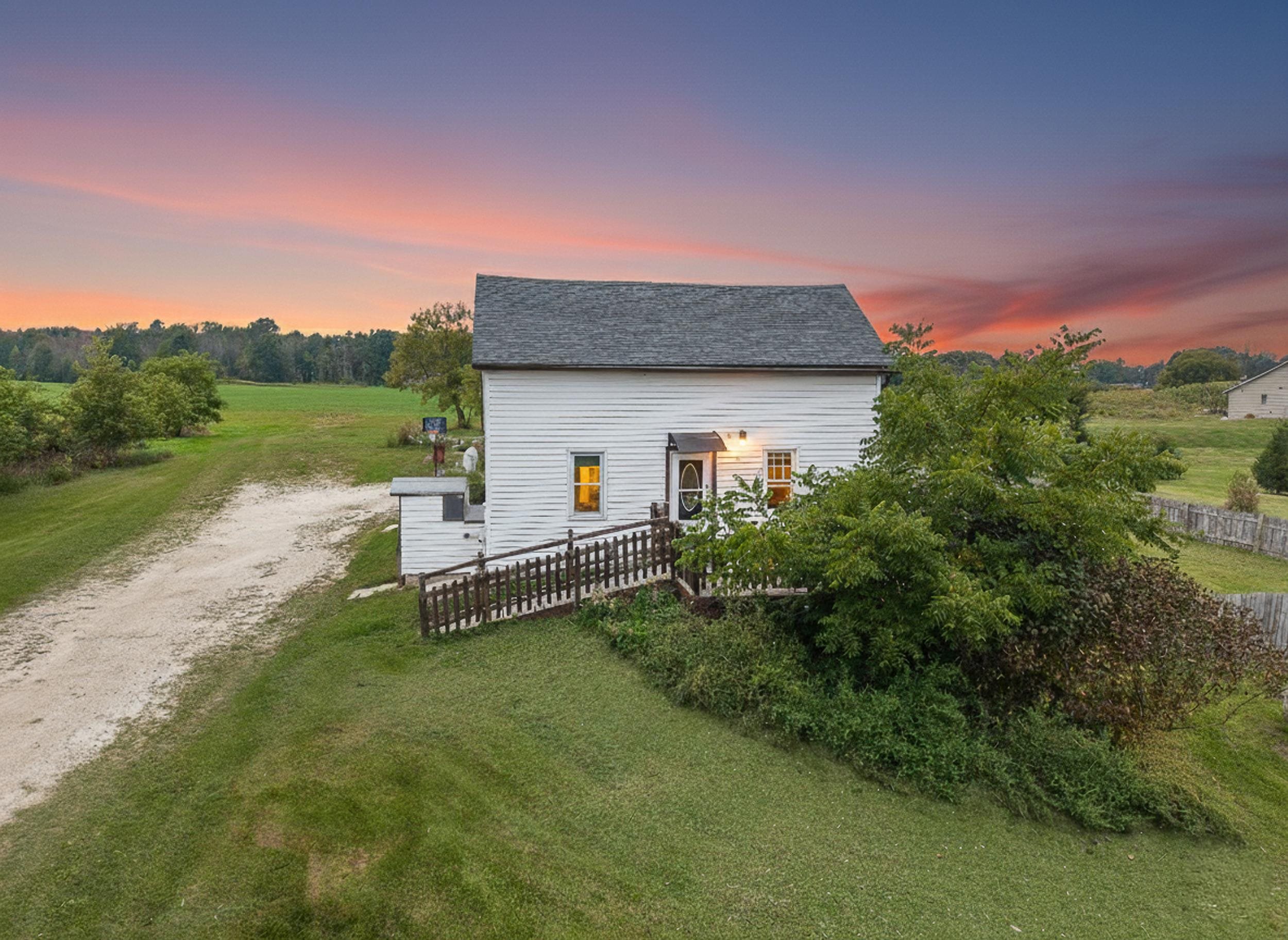 1922 MADSON Road property preview photograph