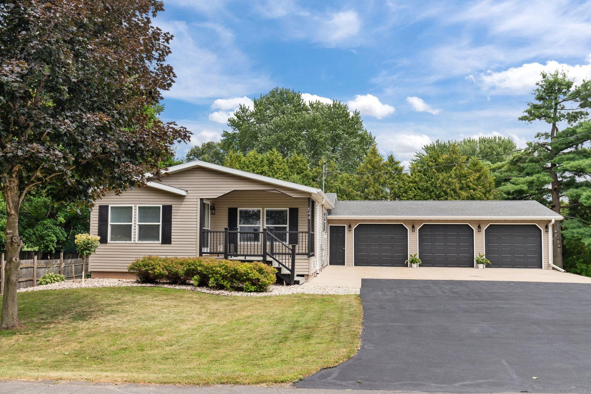 644 S MILL Street property preview photograph