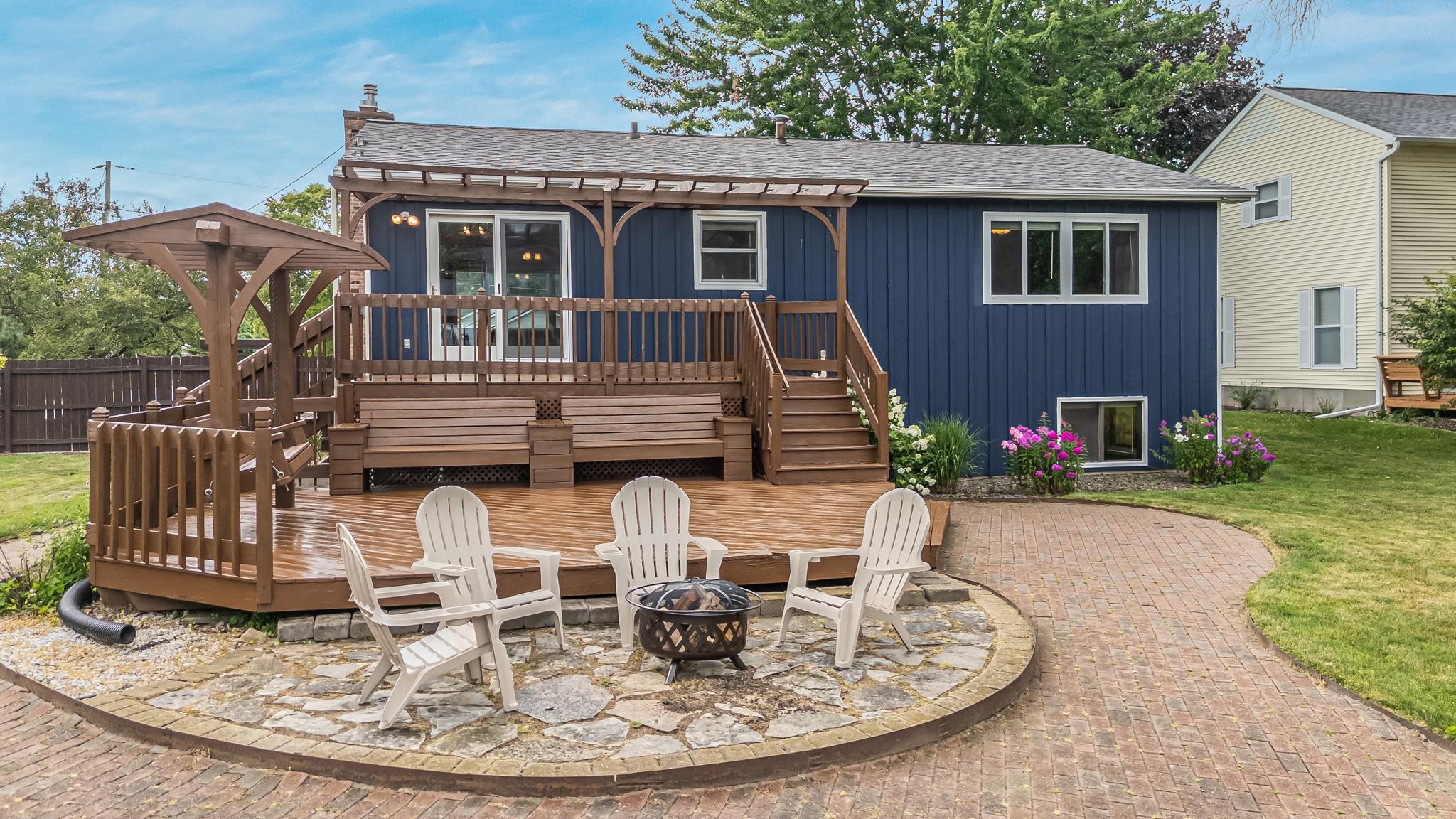 2104 HAZEL Street property preview photograph