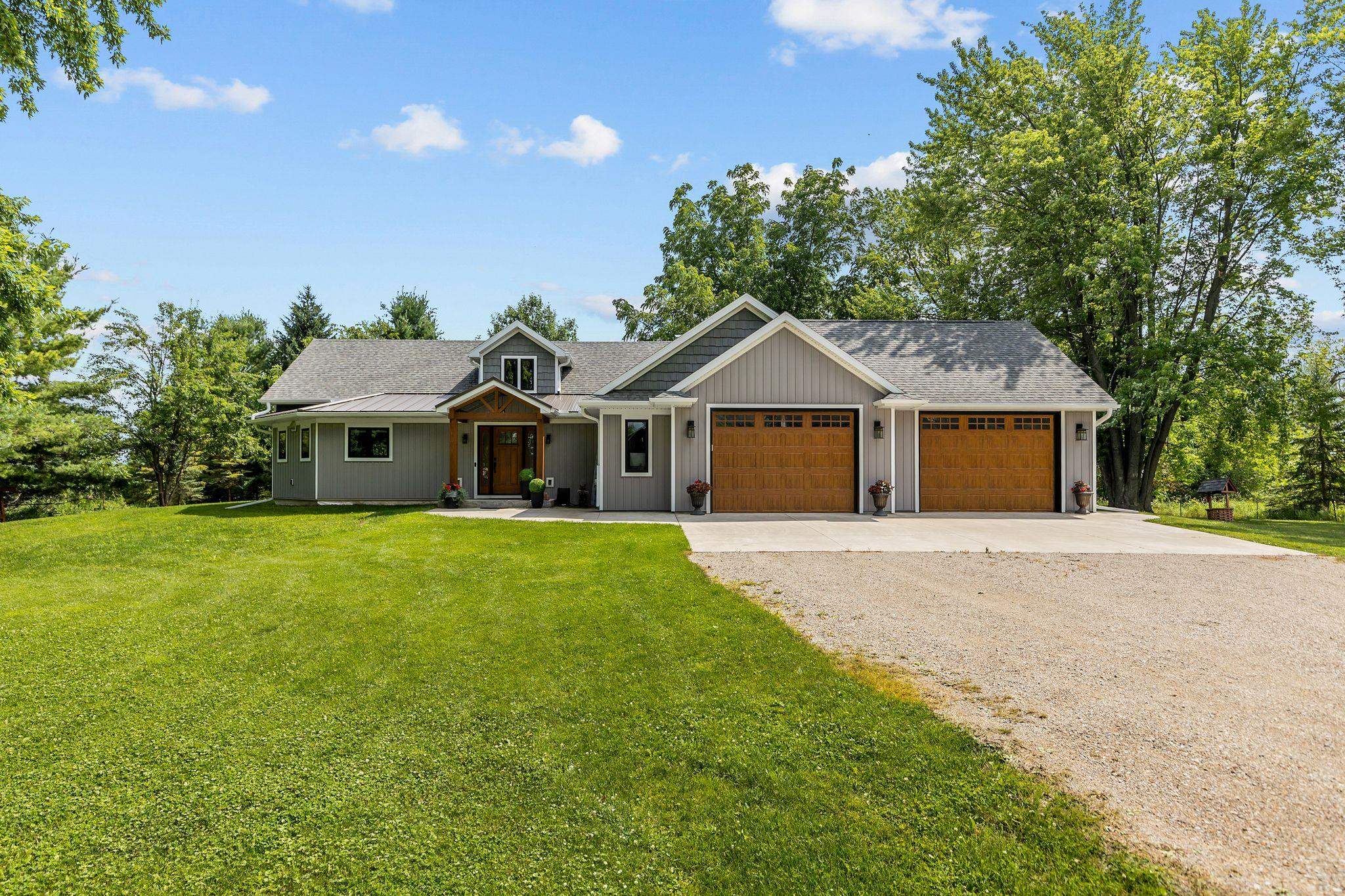 8079 COUNTY ROAD MM property preview photograph
