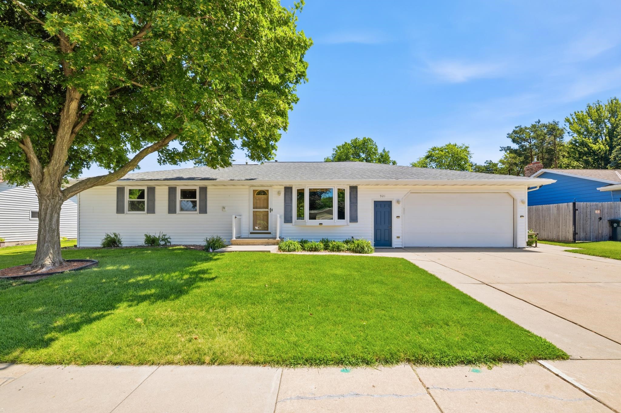 921 OUTWARD Avenue property preview photograph