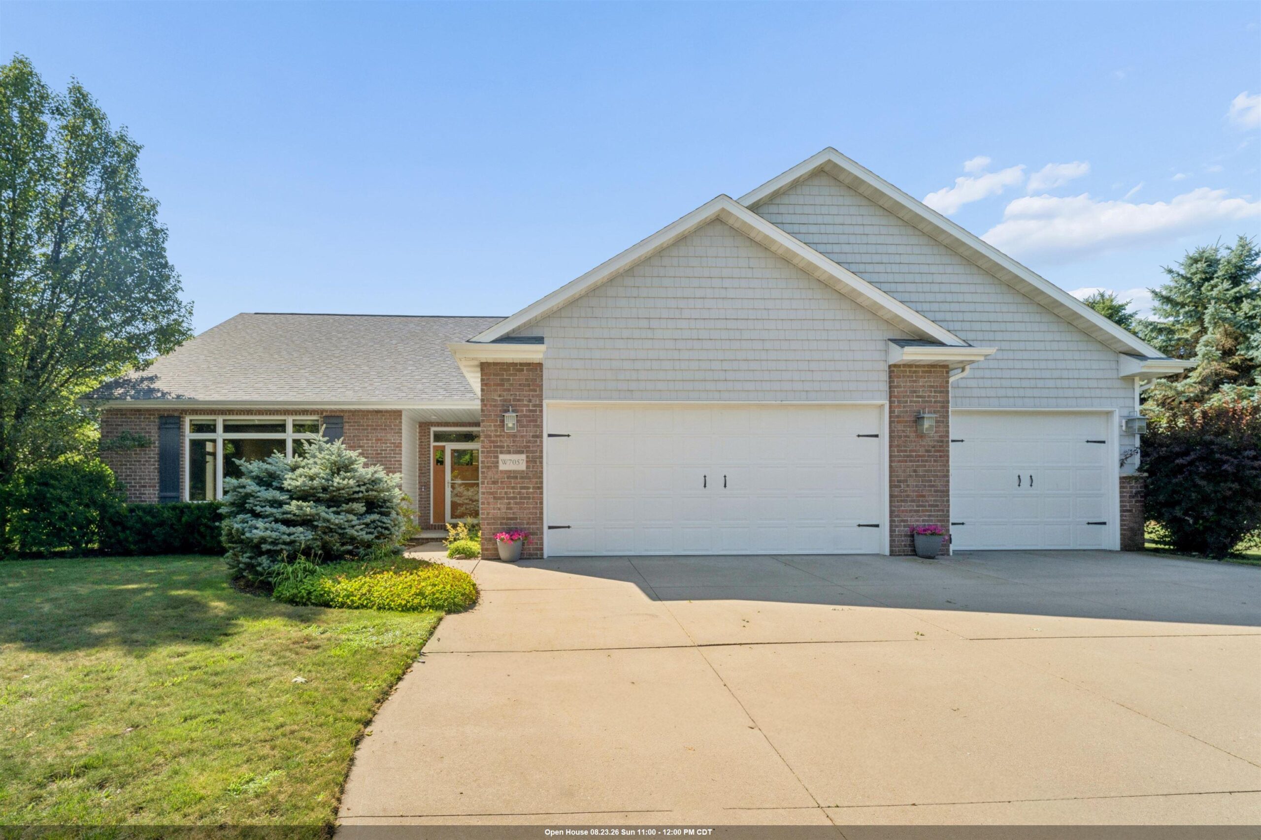 W7057 FOREST GLEN Court property preview photograph