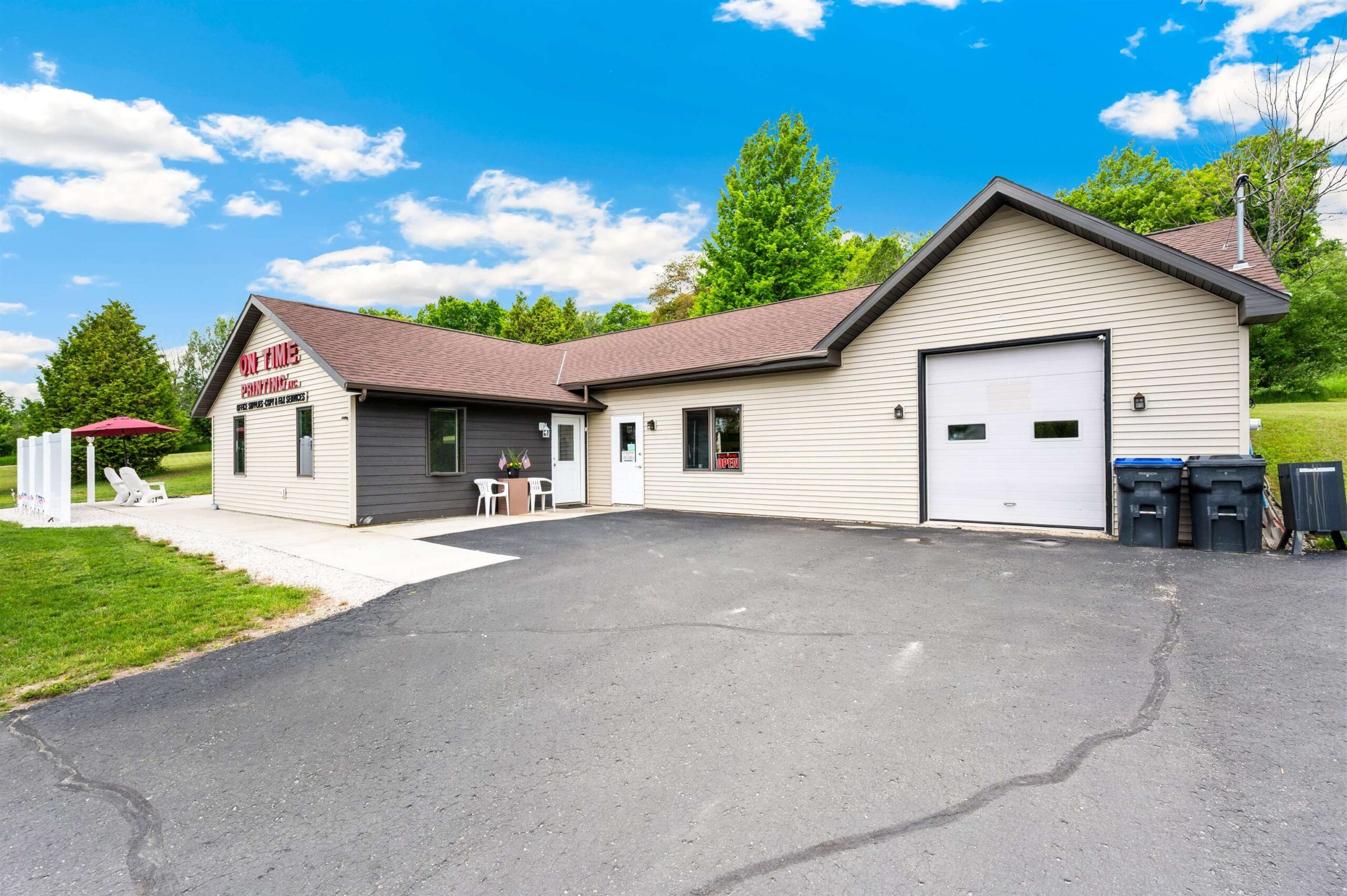 10471 COUNTRY Lane property preview photograph