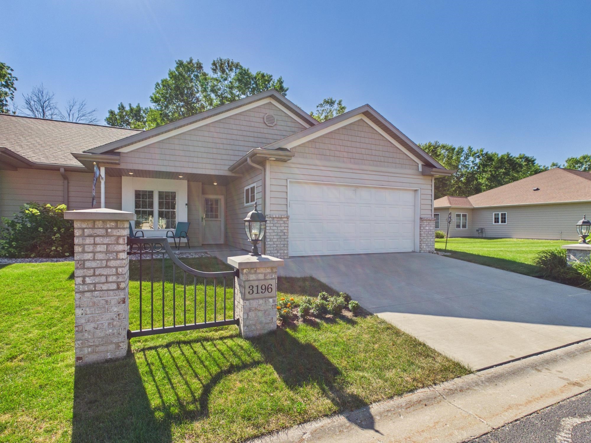 3196 W RYEGRASS Drive property preview photograph