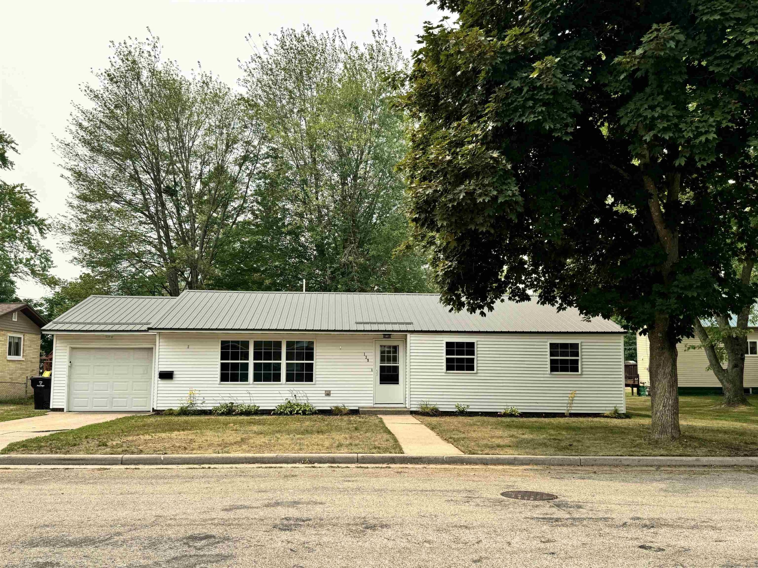 139 N WOOD Avenue property preview photograph