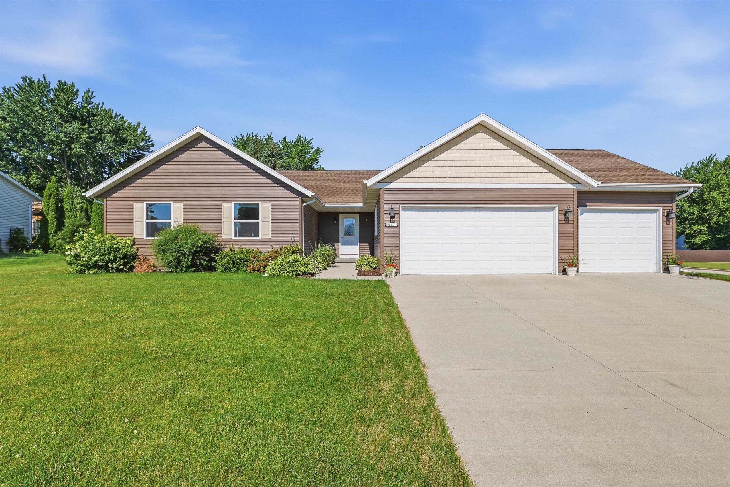 502 LEONA Way property preview photograph