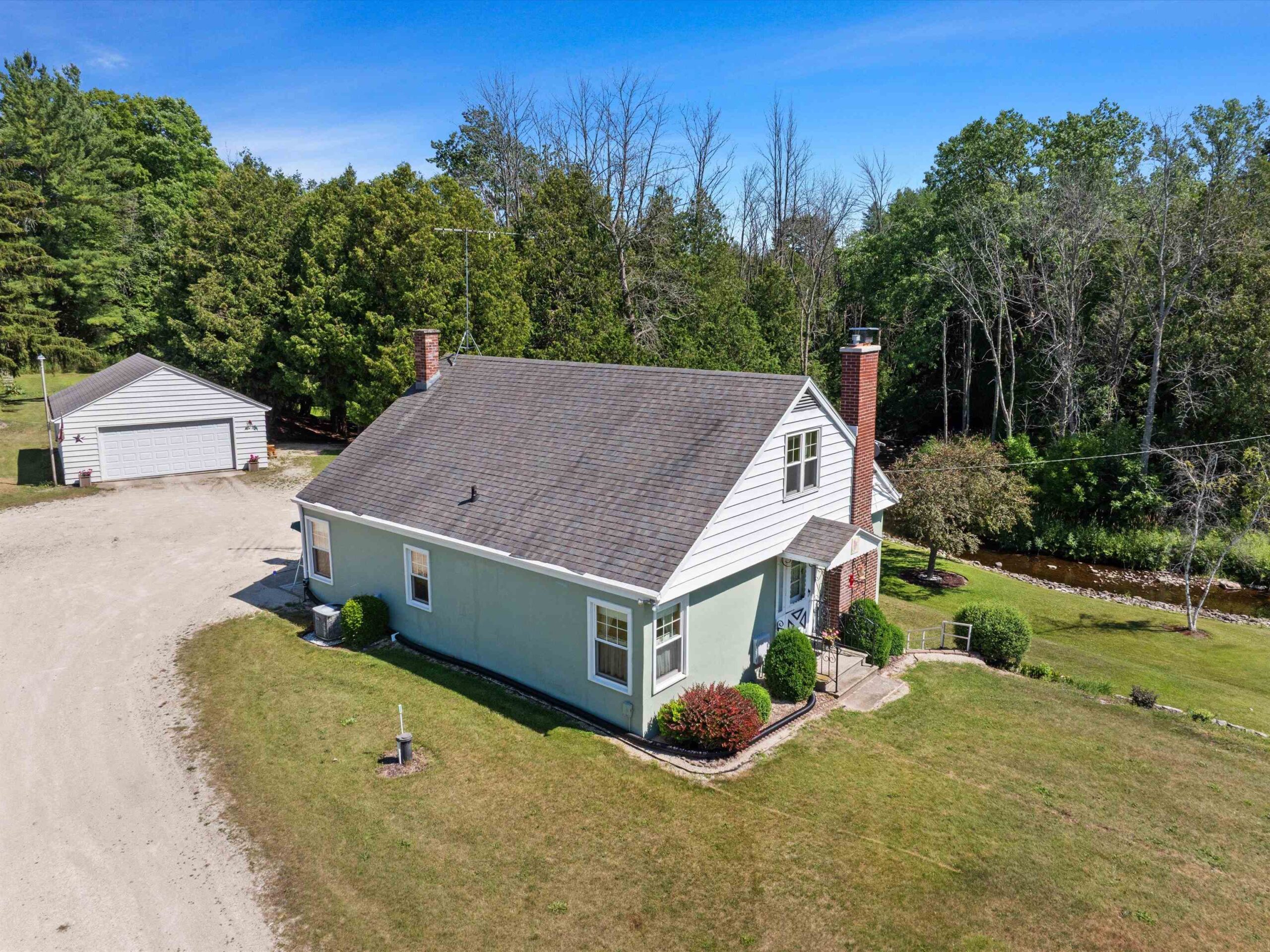 142 COUNTY HIGHWAY S property preview photograph