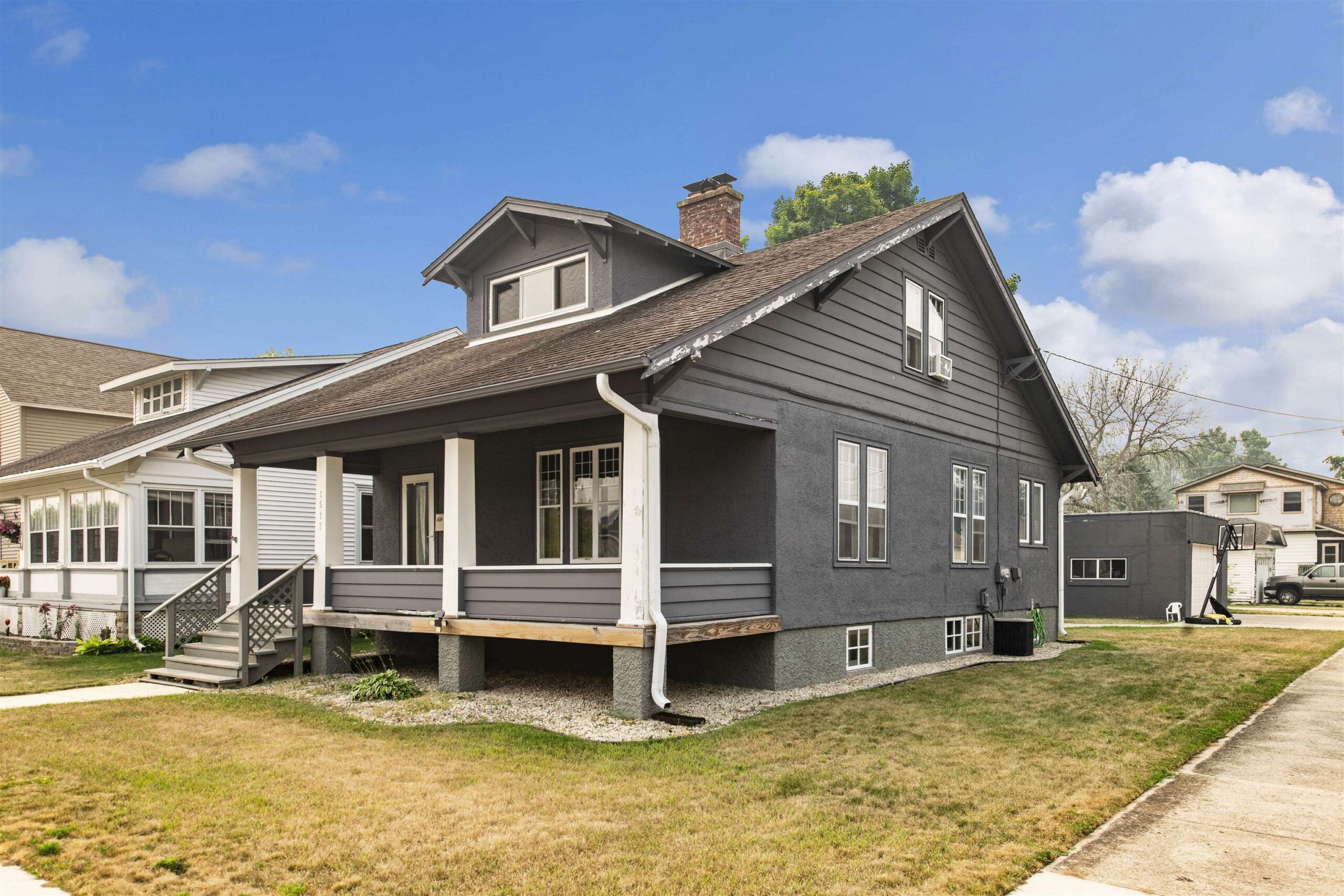 1517 16TH Avenue property preview photograph