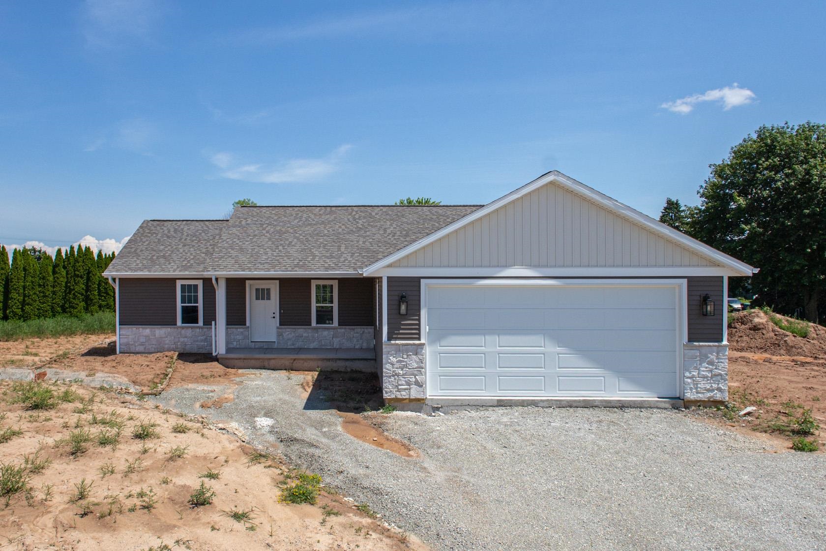 N3964 DEERE Drive property preview photograph