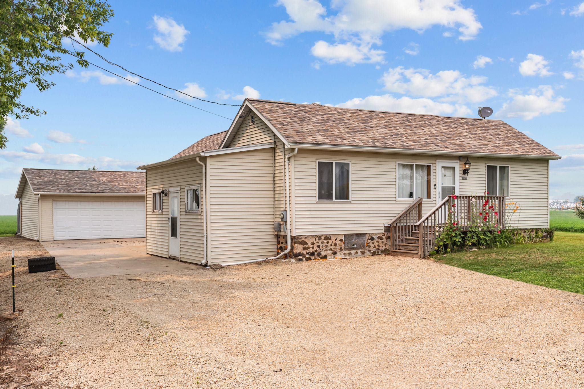 3241 COUNTY RD K property preview photograph