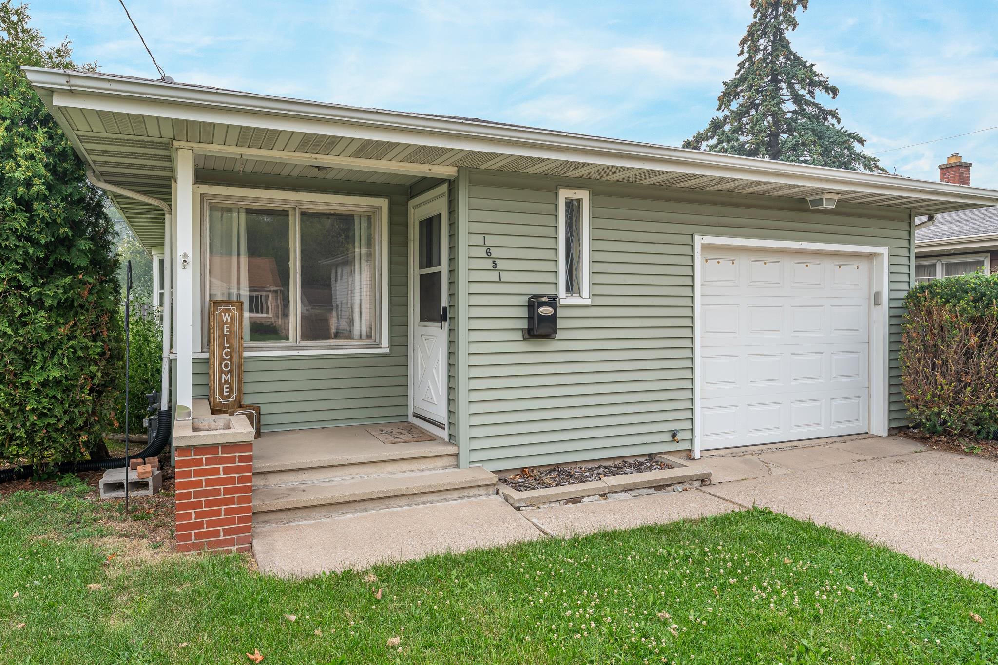 1651 WISCONSIN Street property preview photograph