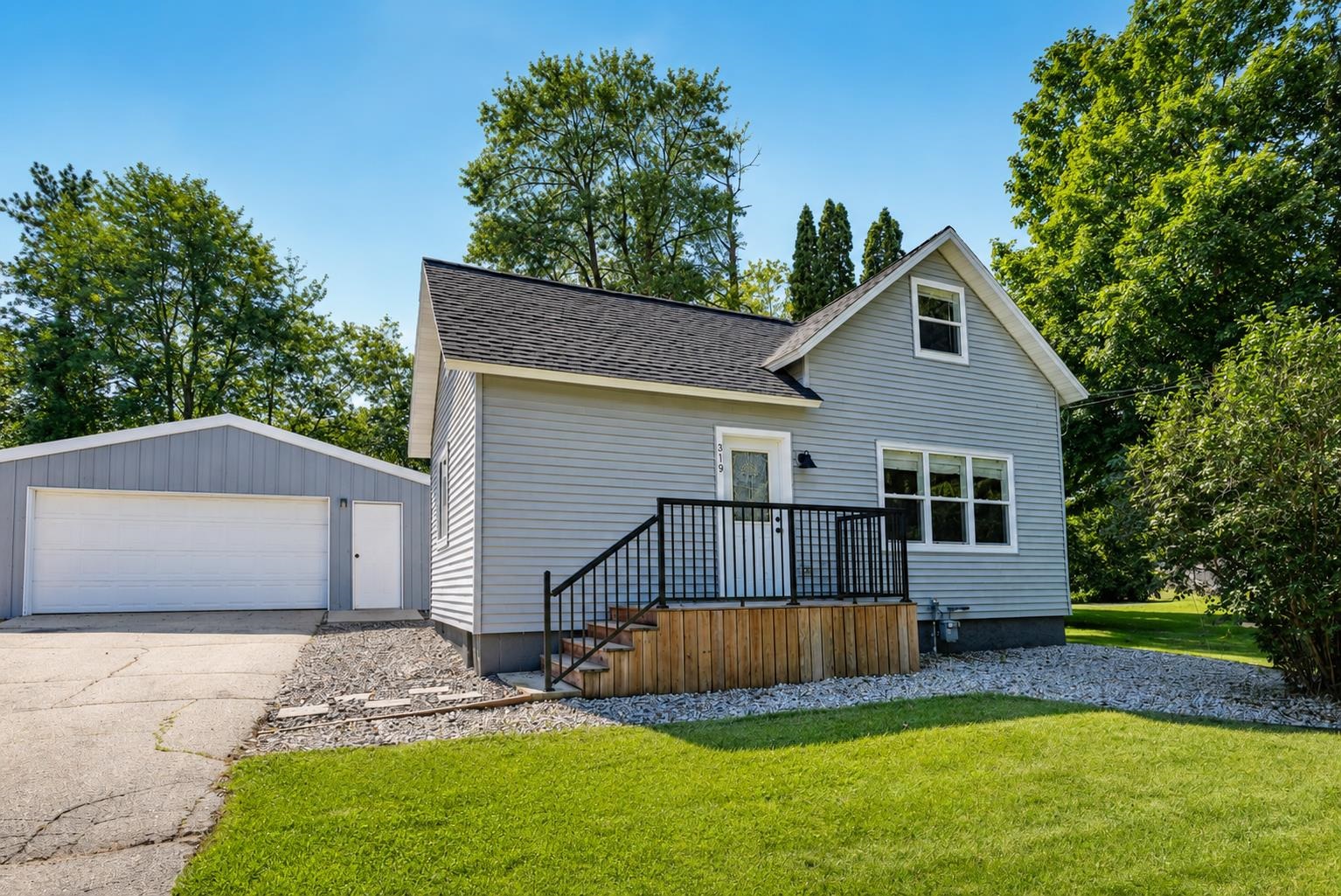 319 S OAKLAND Avenue property preview photograph