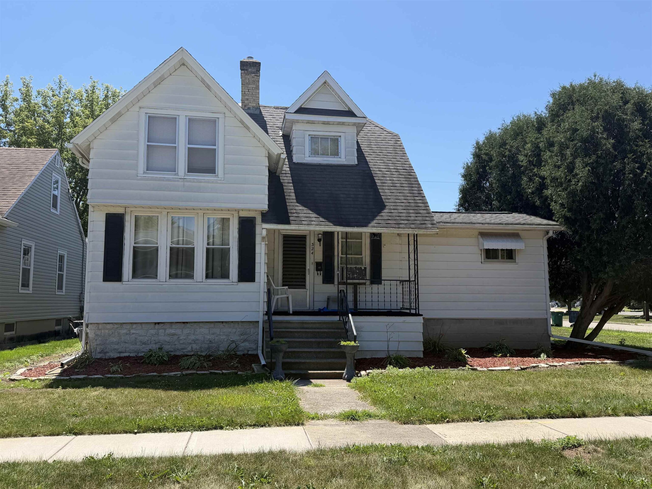 324 8TH Street property preview photograph