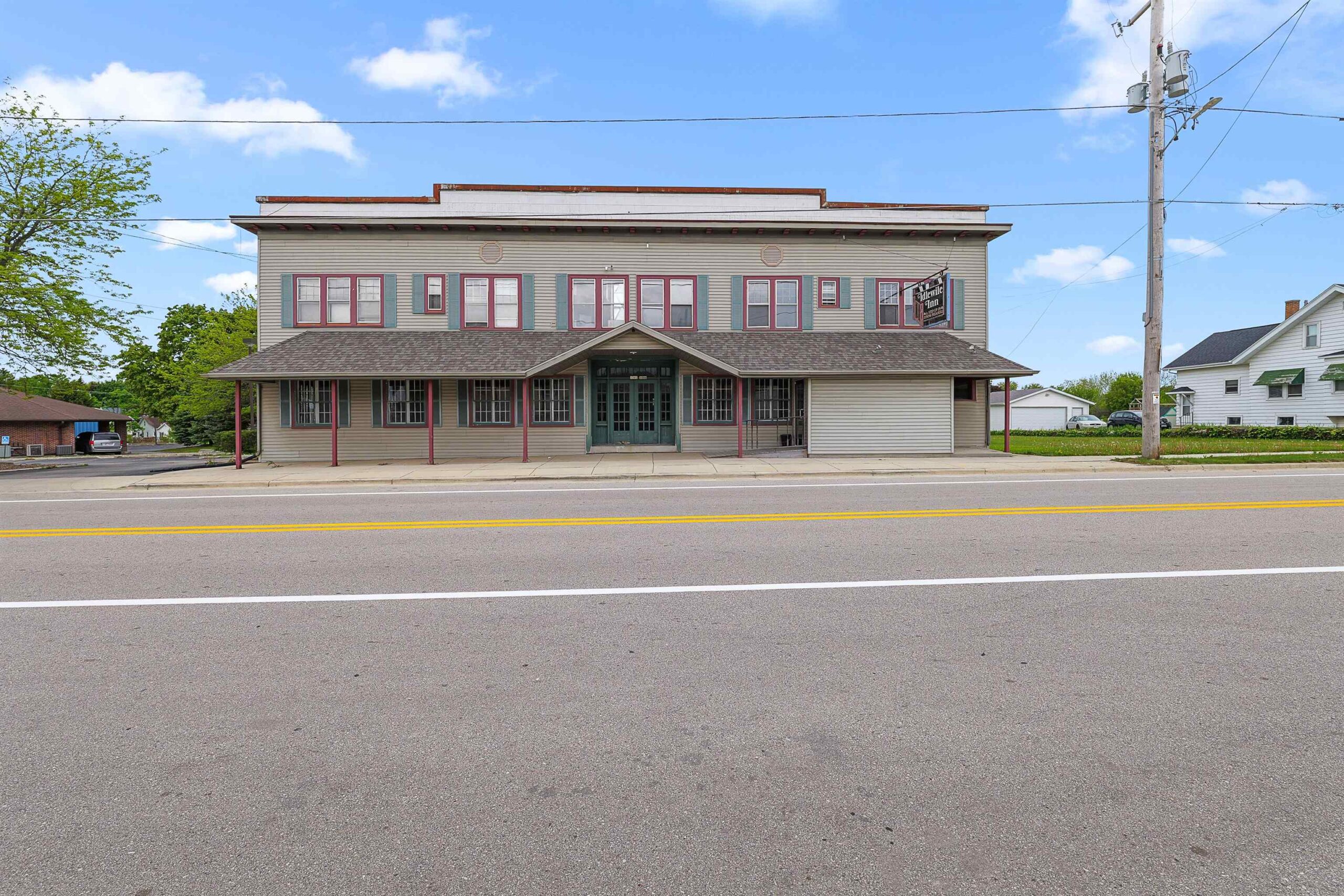 1302 MAIN Street property preview photograph