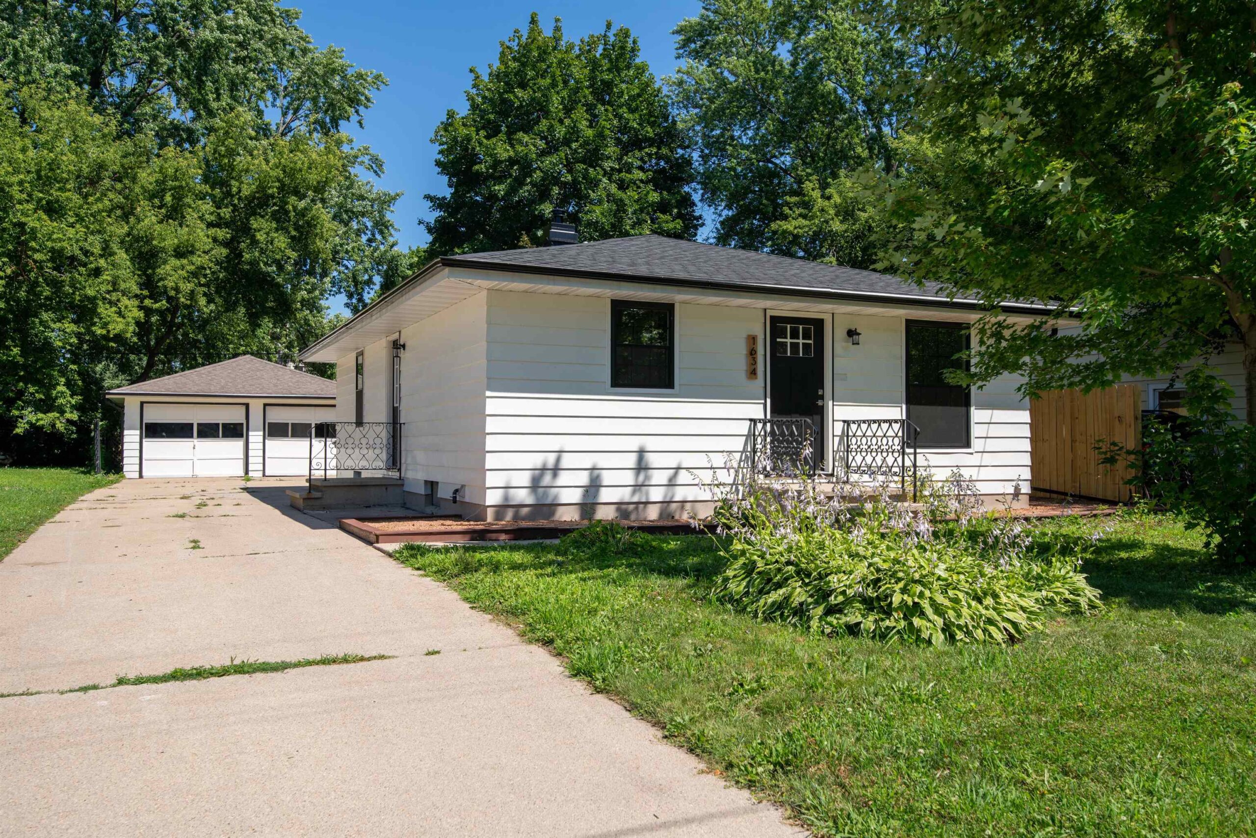 1634 BURDICK Street property preview photograph