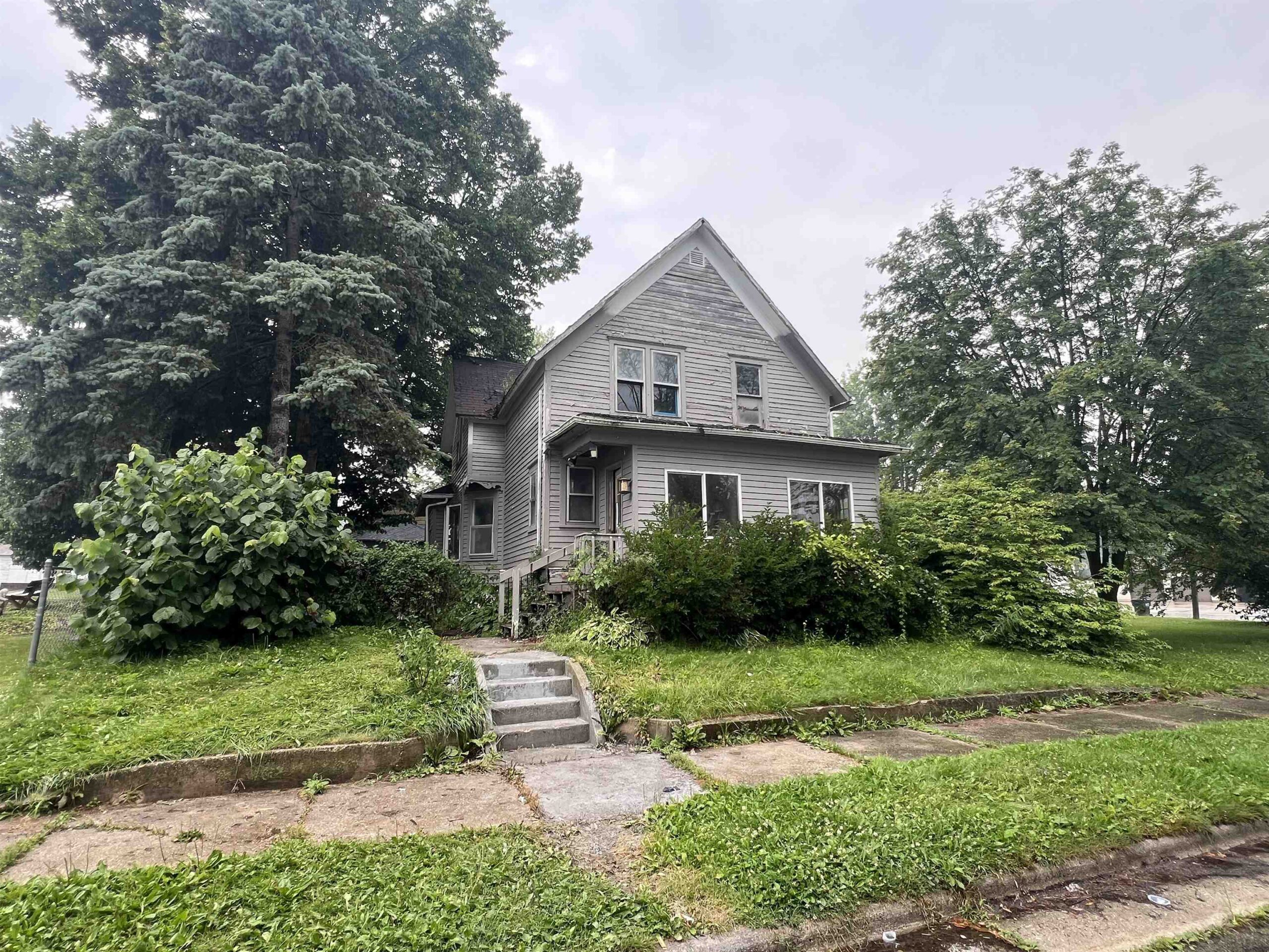 511 FRANK Avenue property preview photograph