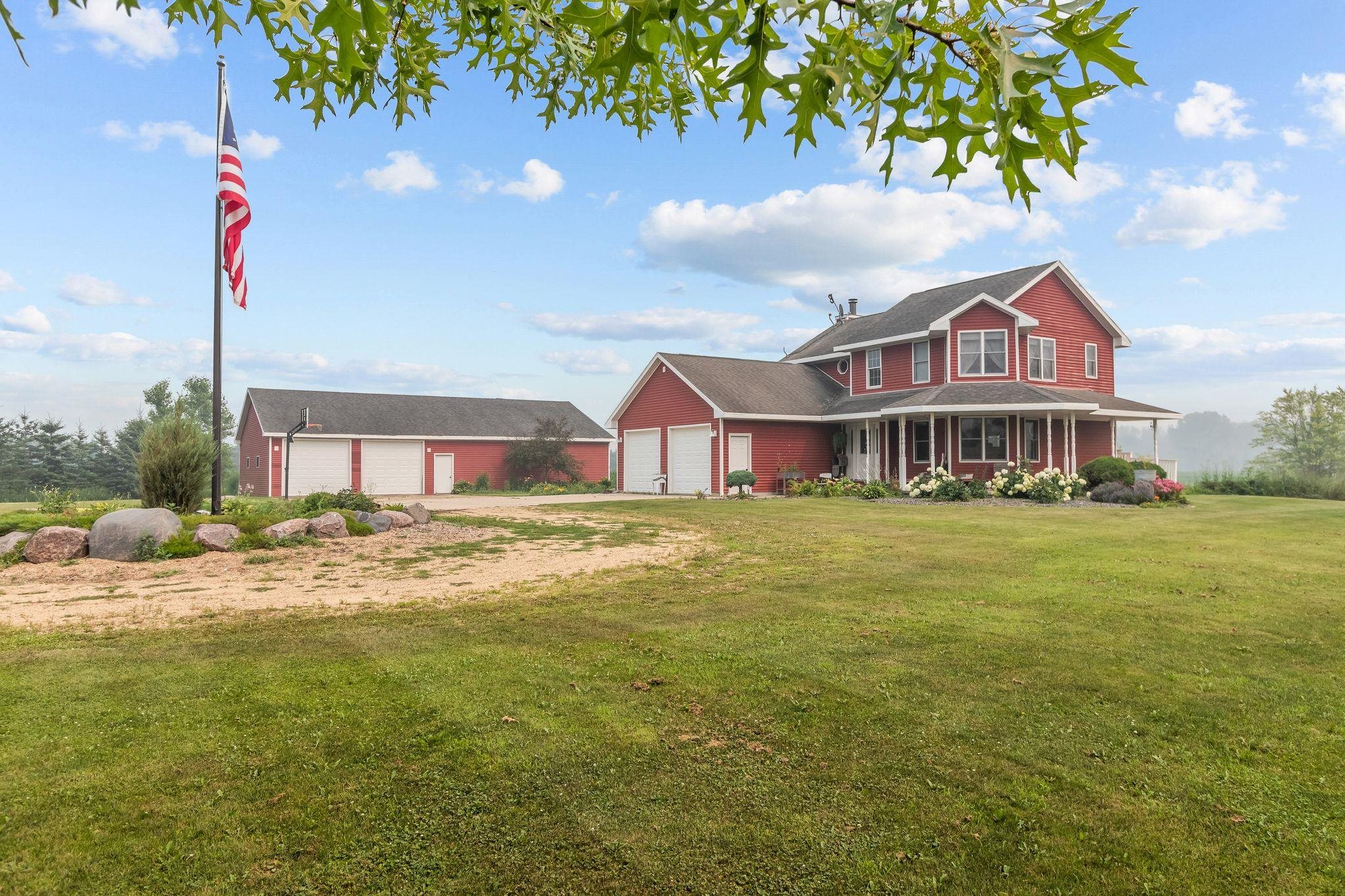 E7911 SYMCO Road property preview photograph