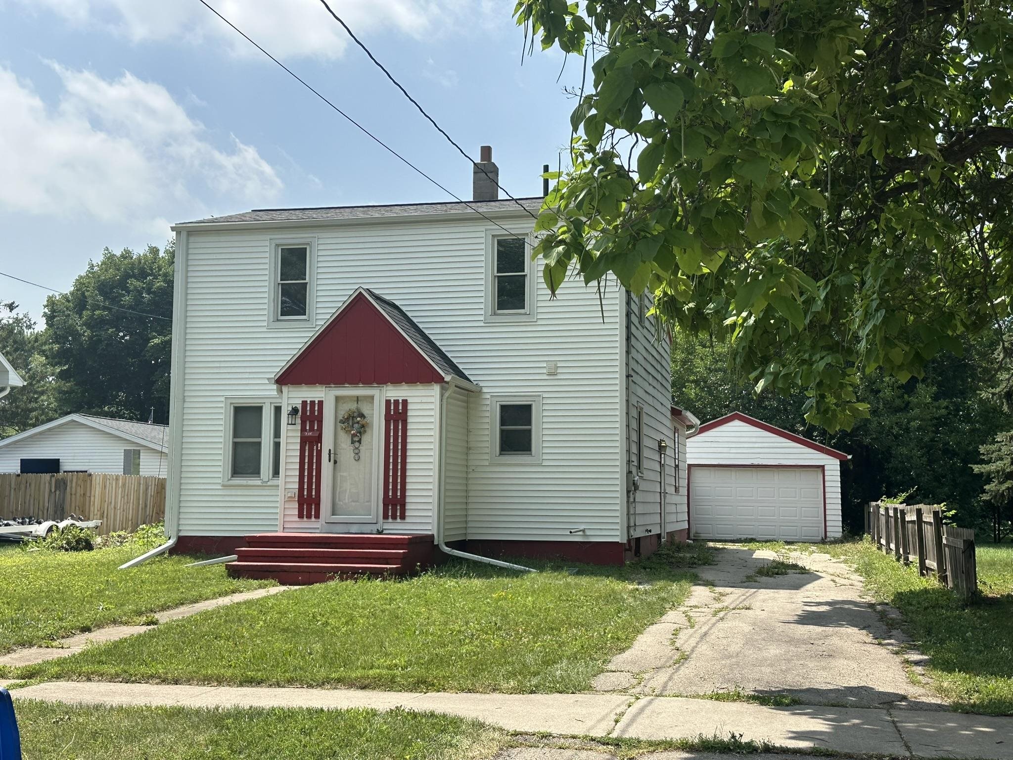 716 APPLETON Street property preview photograph
