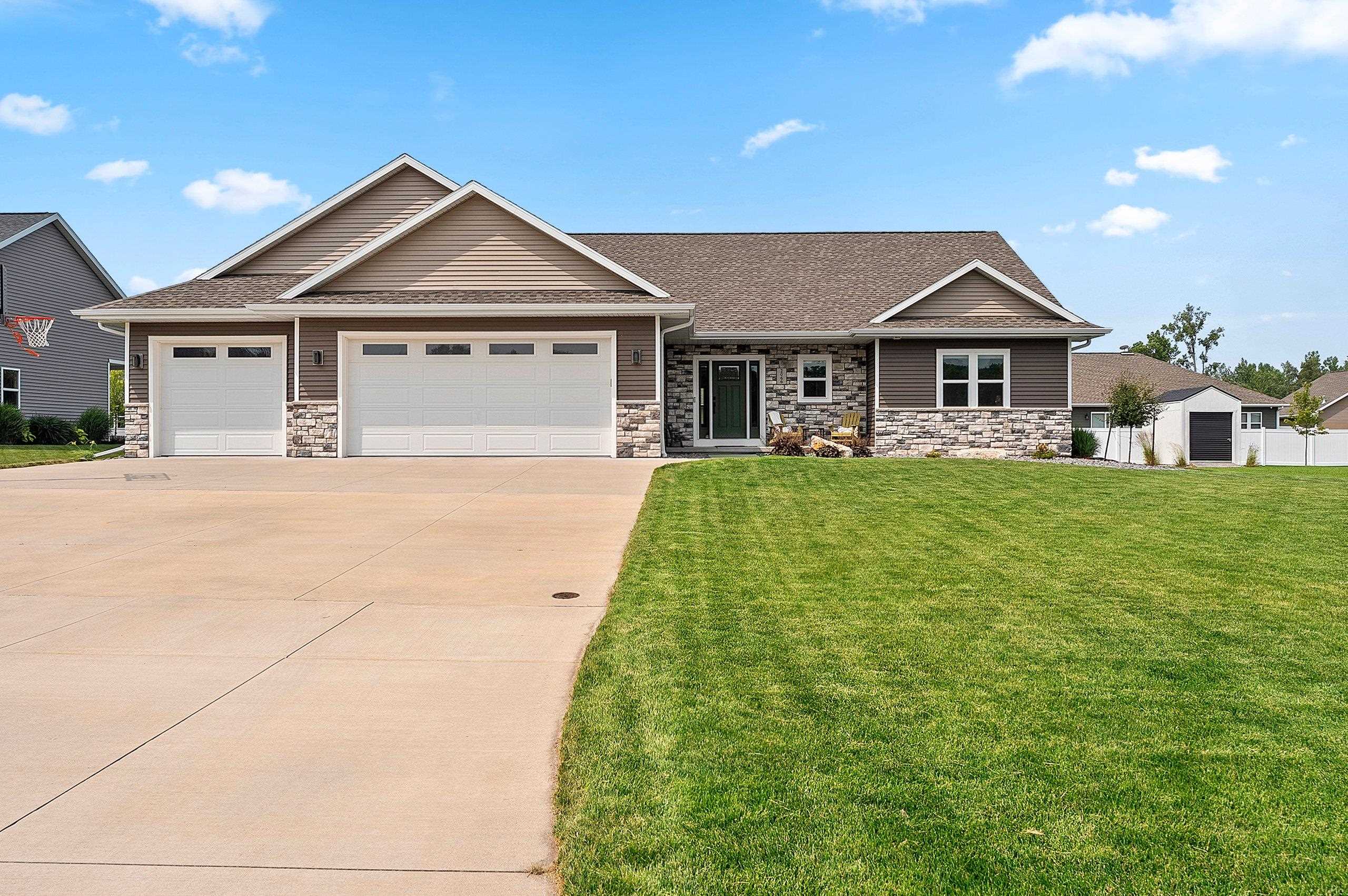 2066 FESCUE Way property preview photograph