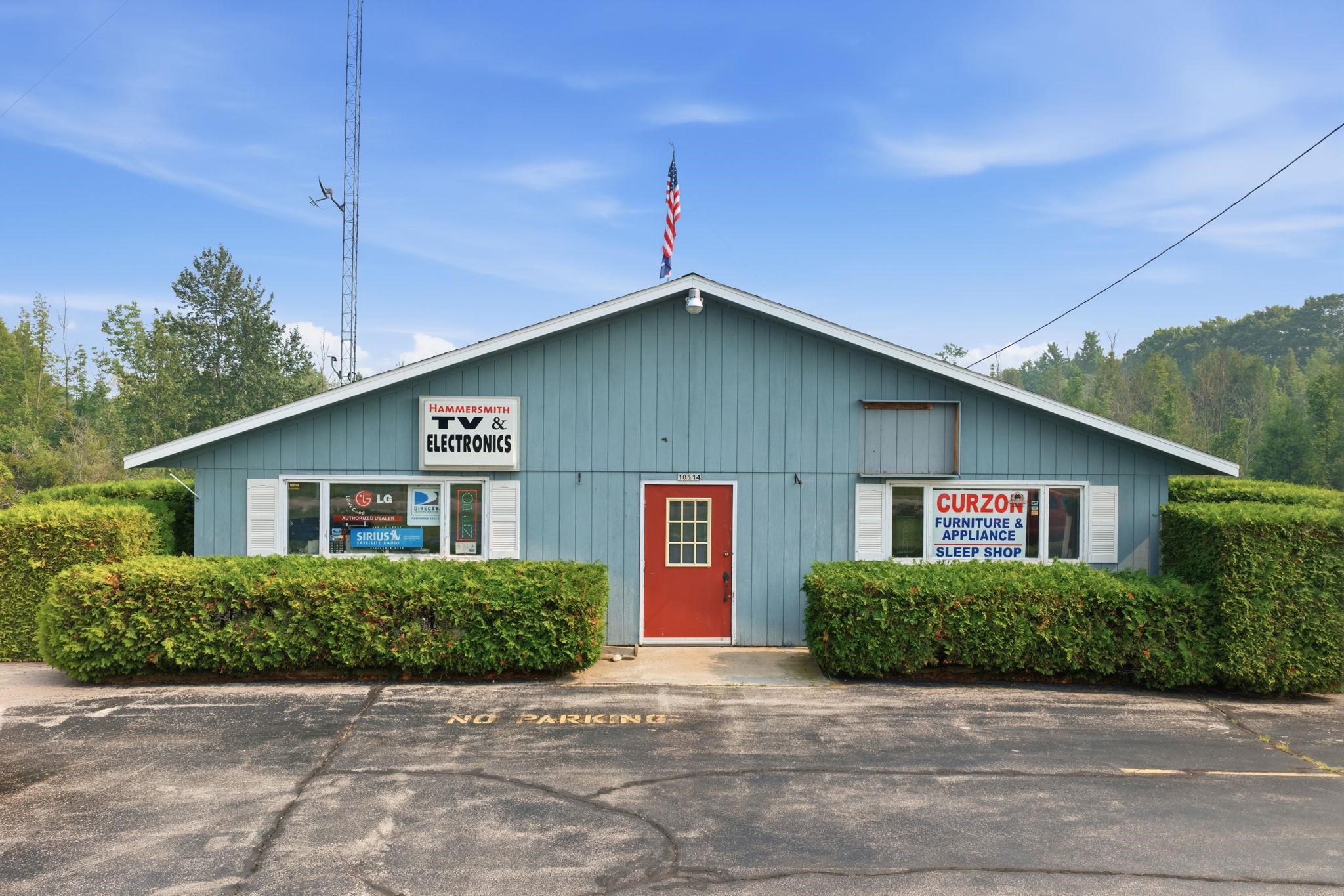 10514 COUNTRY Lane property preview photograph
