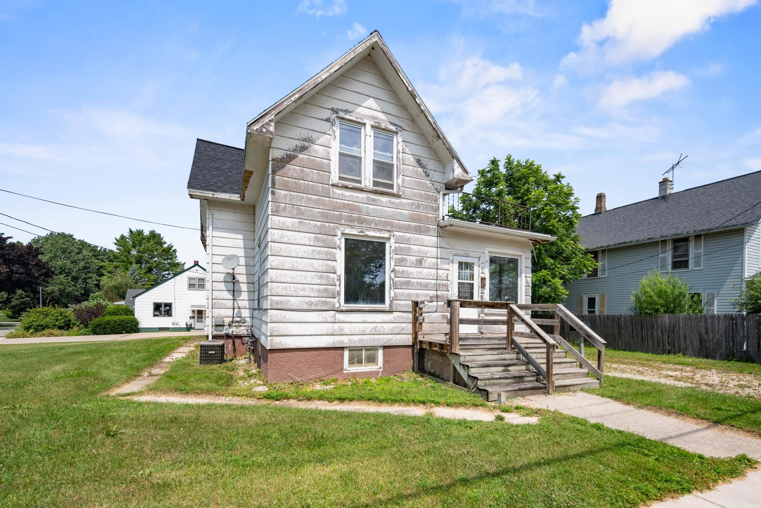 723 FREMONT Street property preview photograph