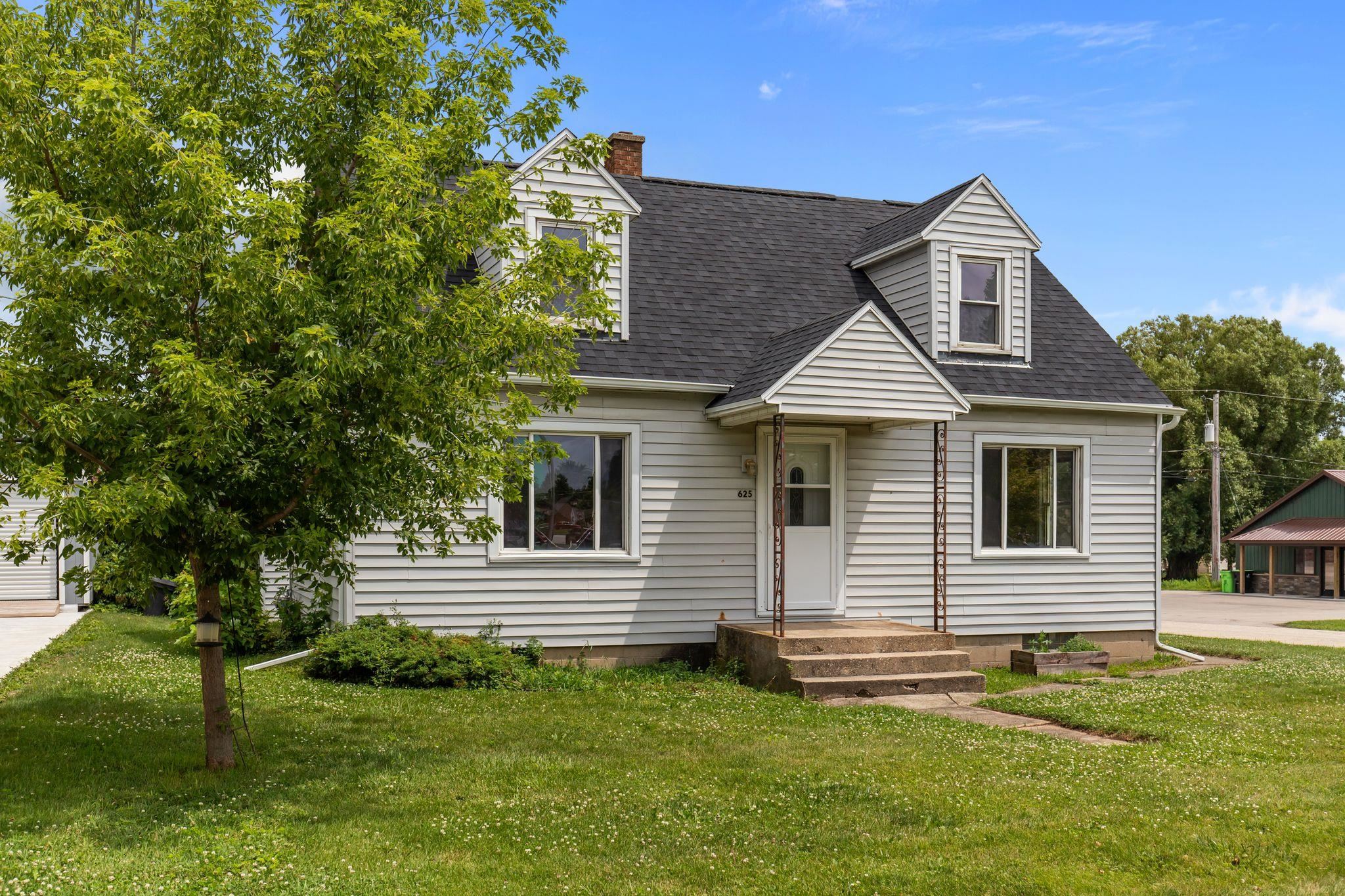 625 S WATERTOWN Street property preview photograph