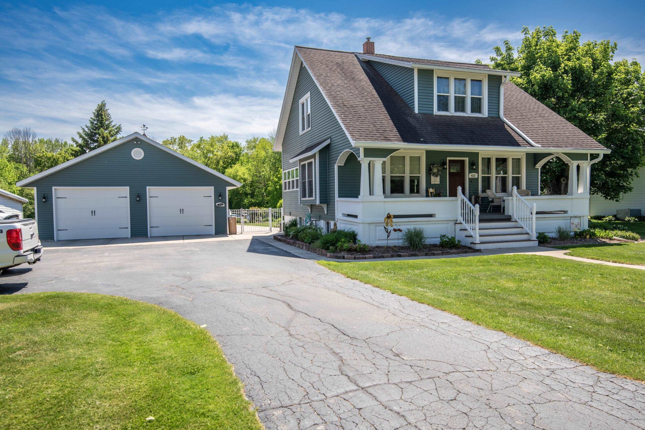 413 HIGHRIDGE Avenue property preview photograph